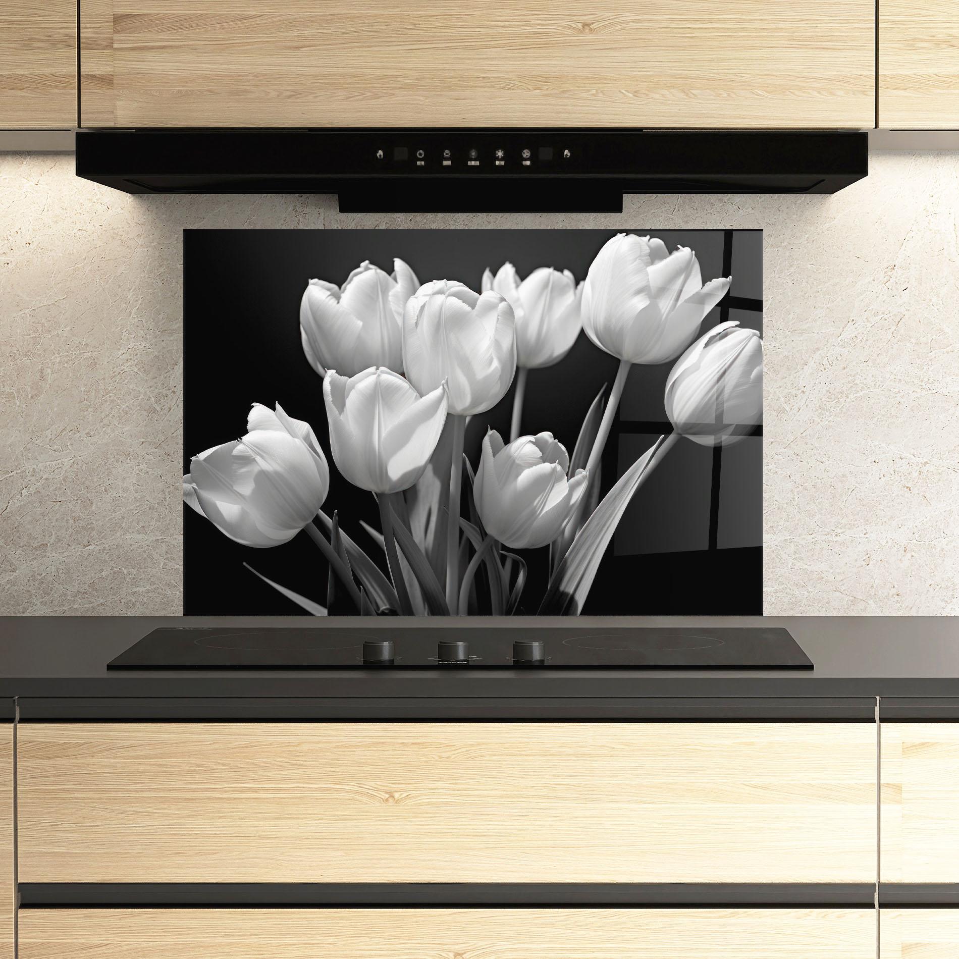 Küchenrückwand Glas Light Grey Tulips mockup 3