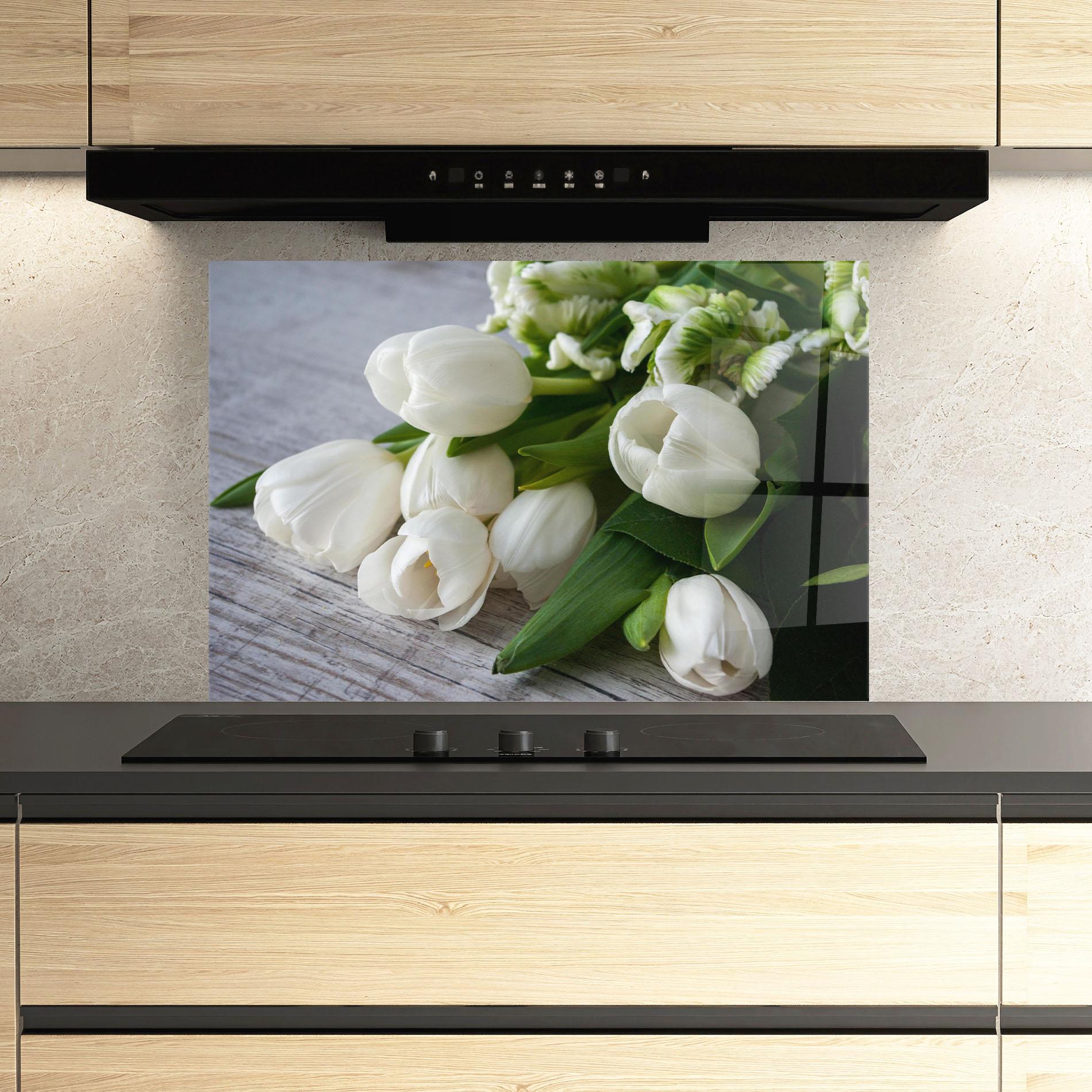 Küchenrückwand Glas White Tulips Bouquet mockup 3