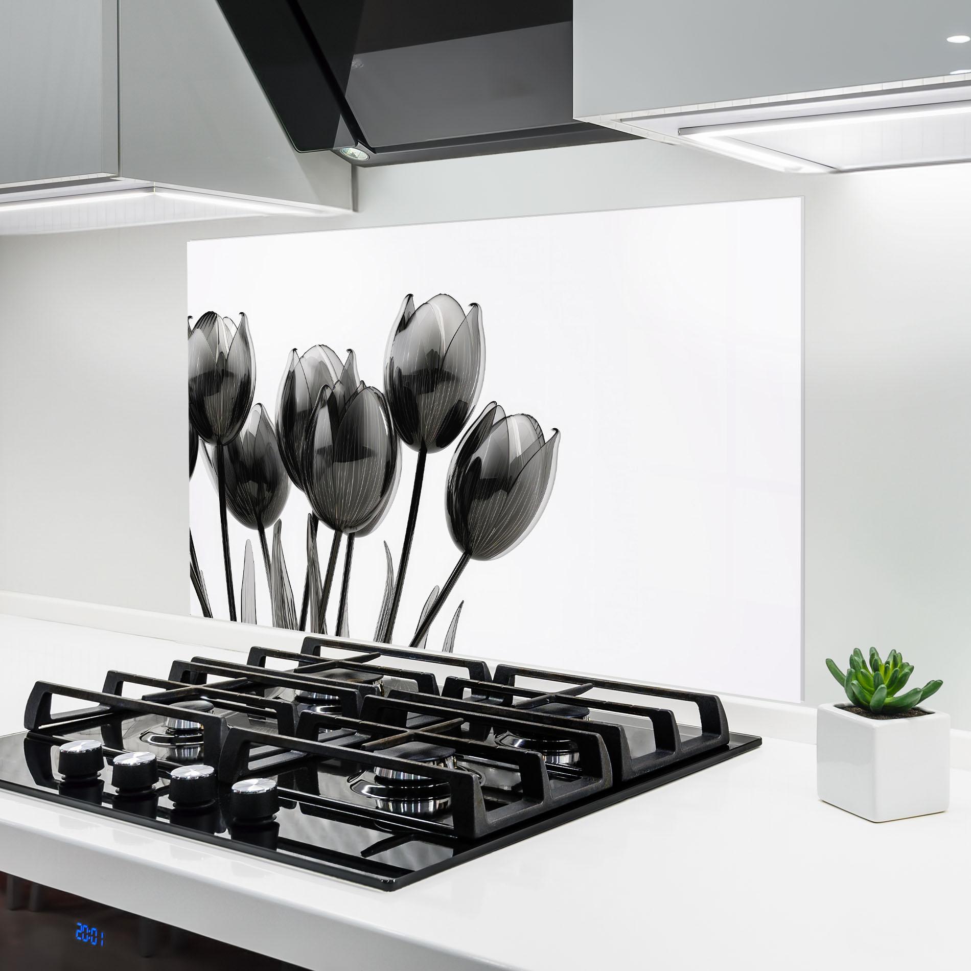 Küchenrückwand Glas Black Glass Tulips mockup 6