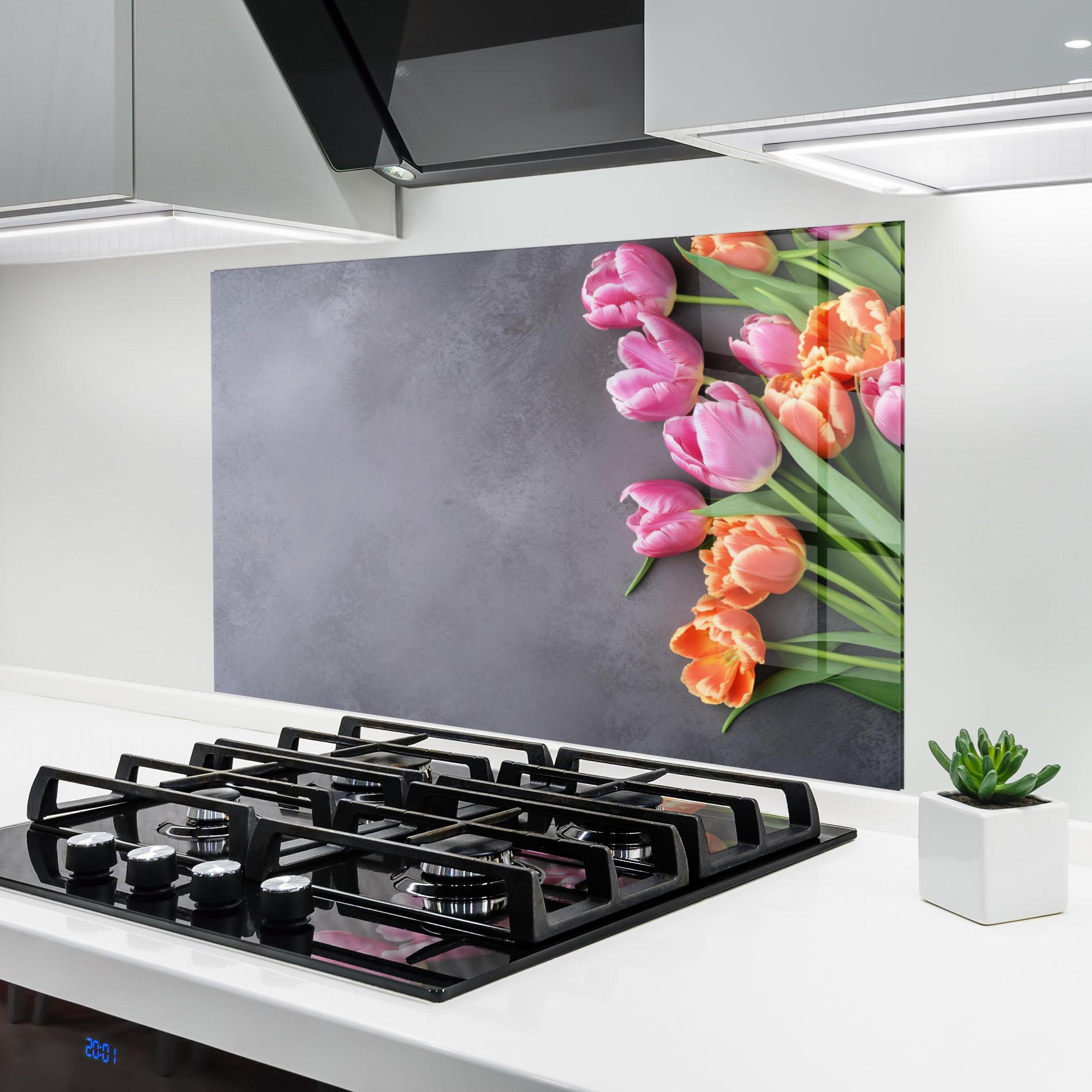 Küchenrückwand Glas Light Orange Pink Tulips mockup 6
