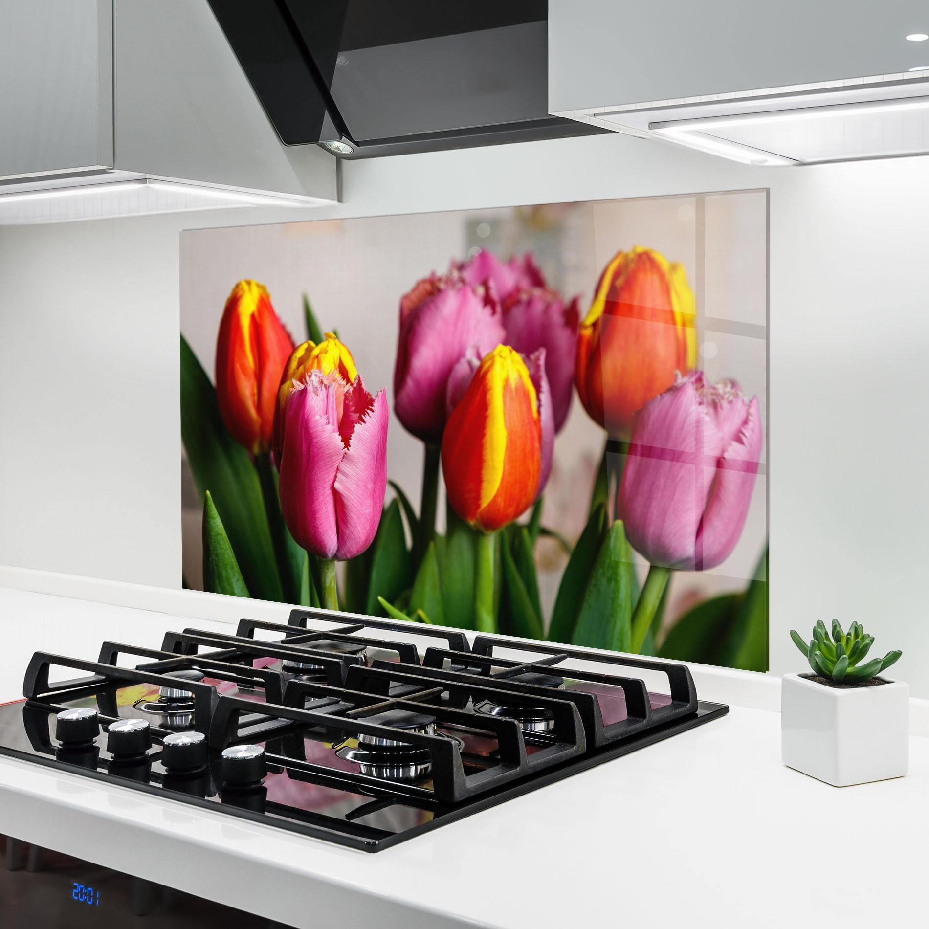 Küchenrückwand Glas Pink Orange Tulips mockup 6