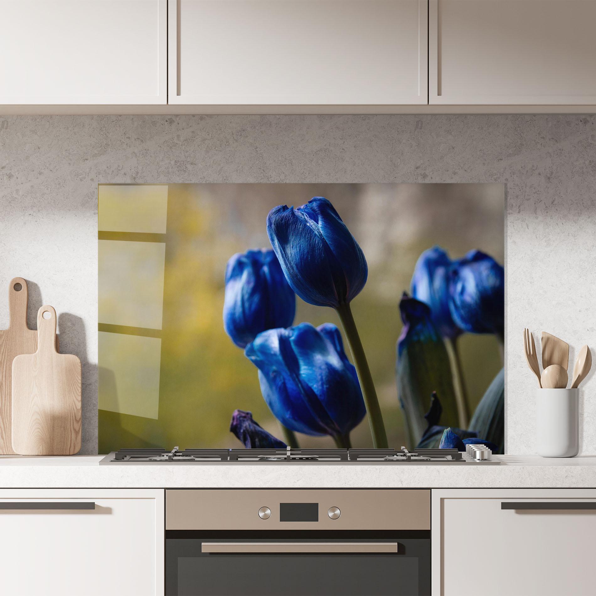 Küchenrückwand Glas Blue Tulips mockup 7