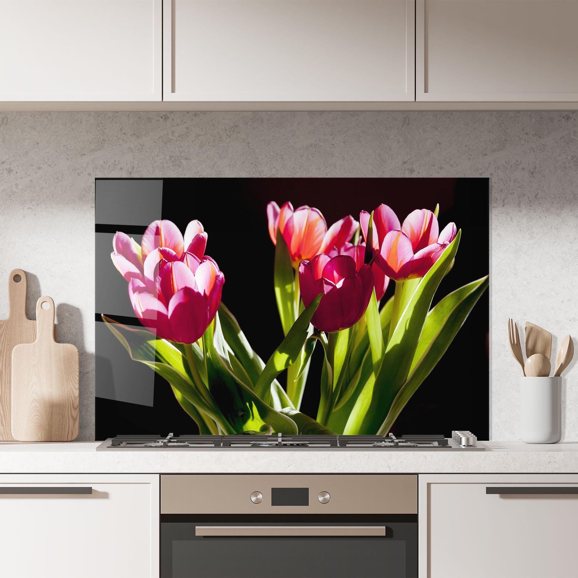Küchenrückwand Glas Dark Pink Tulips mockup 7