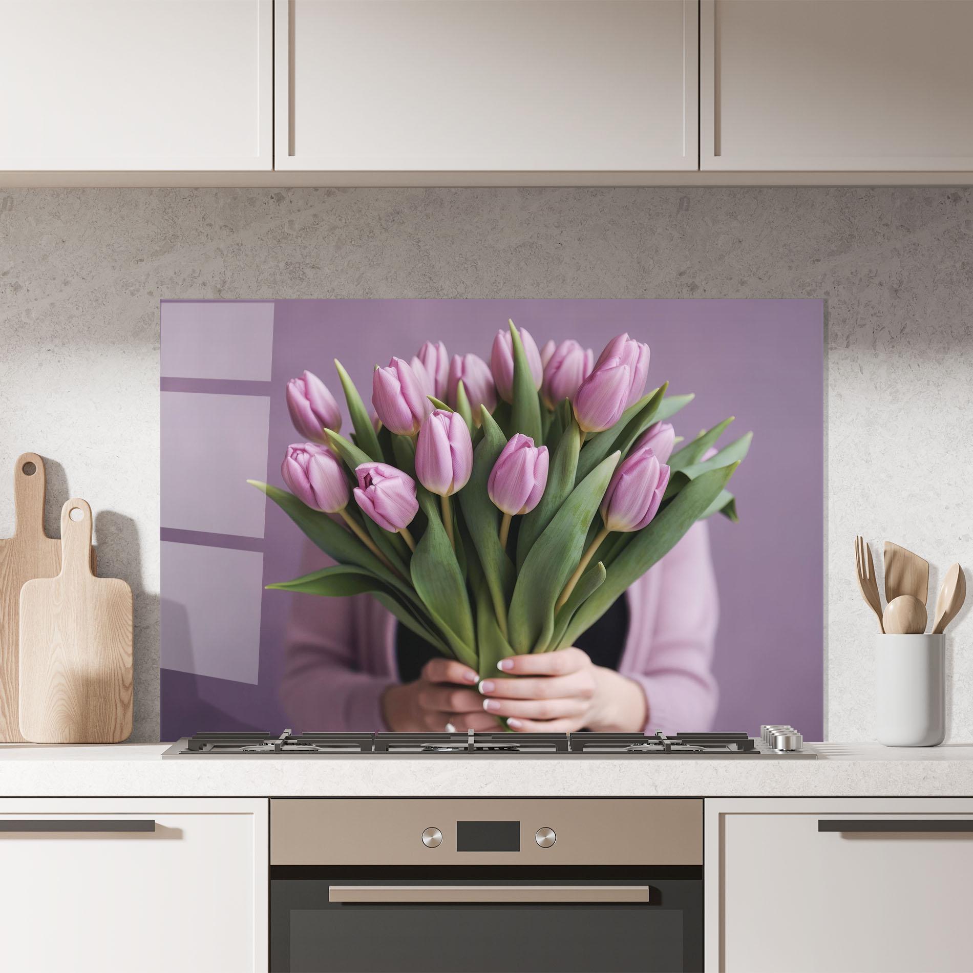 Küchenrückwand Glas Holding Pink Tulips mockup 7