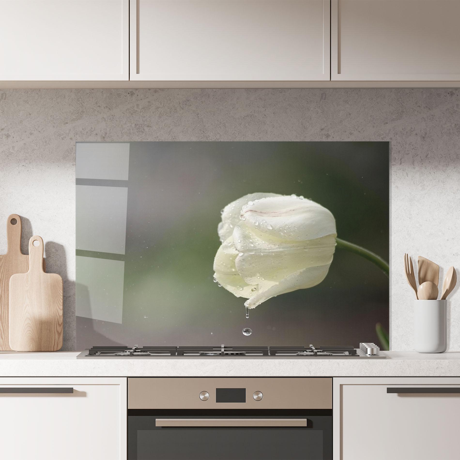 Küchenrückwand Glas White Single Tulip mockup 7