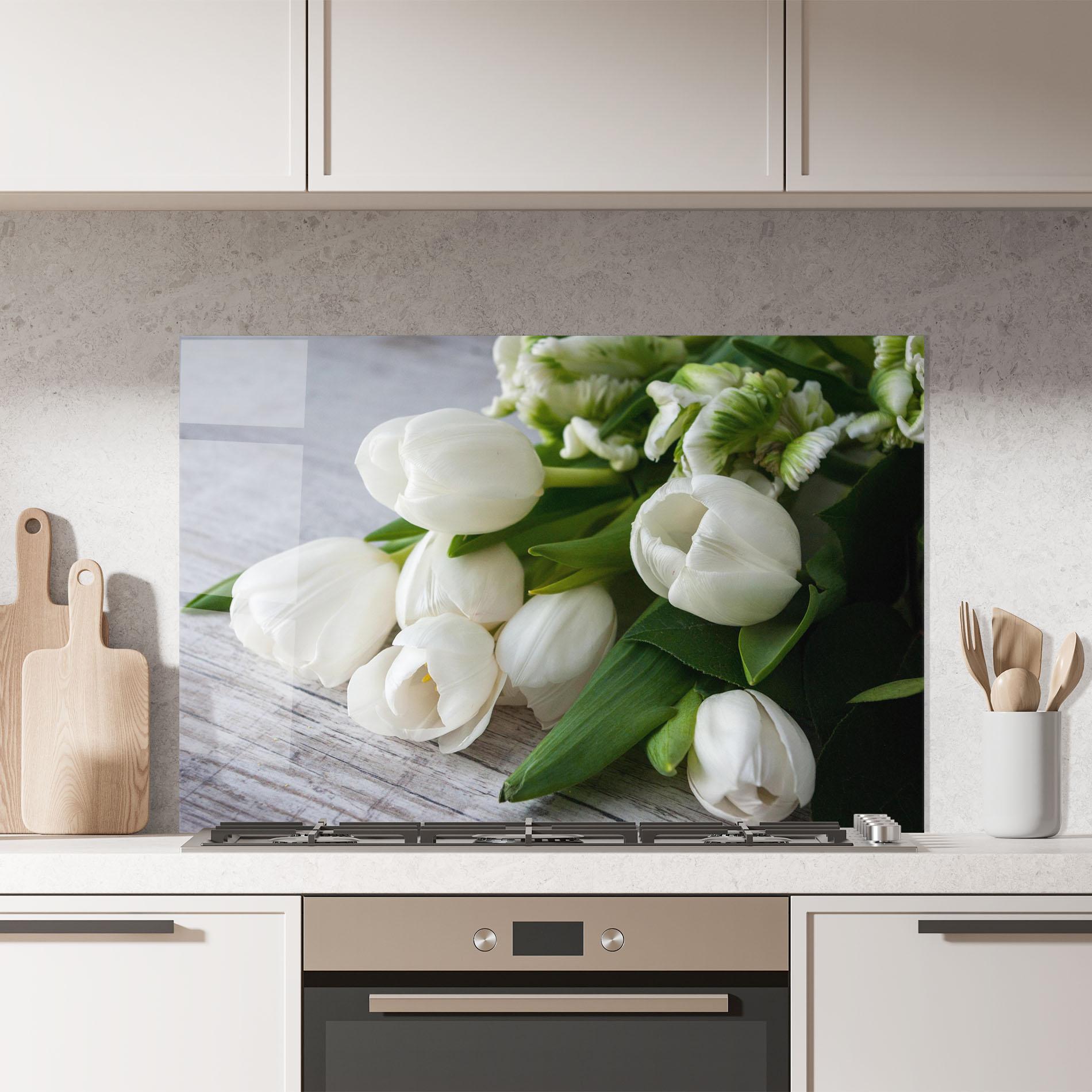 Küchenrückwand Glas White Tulips Bouquet mockup 7