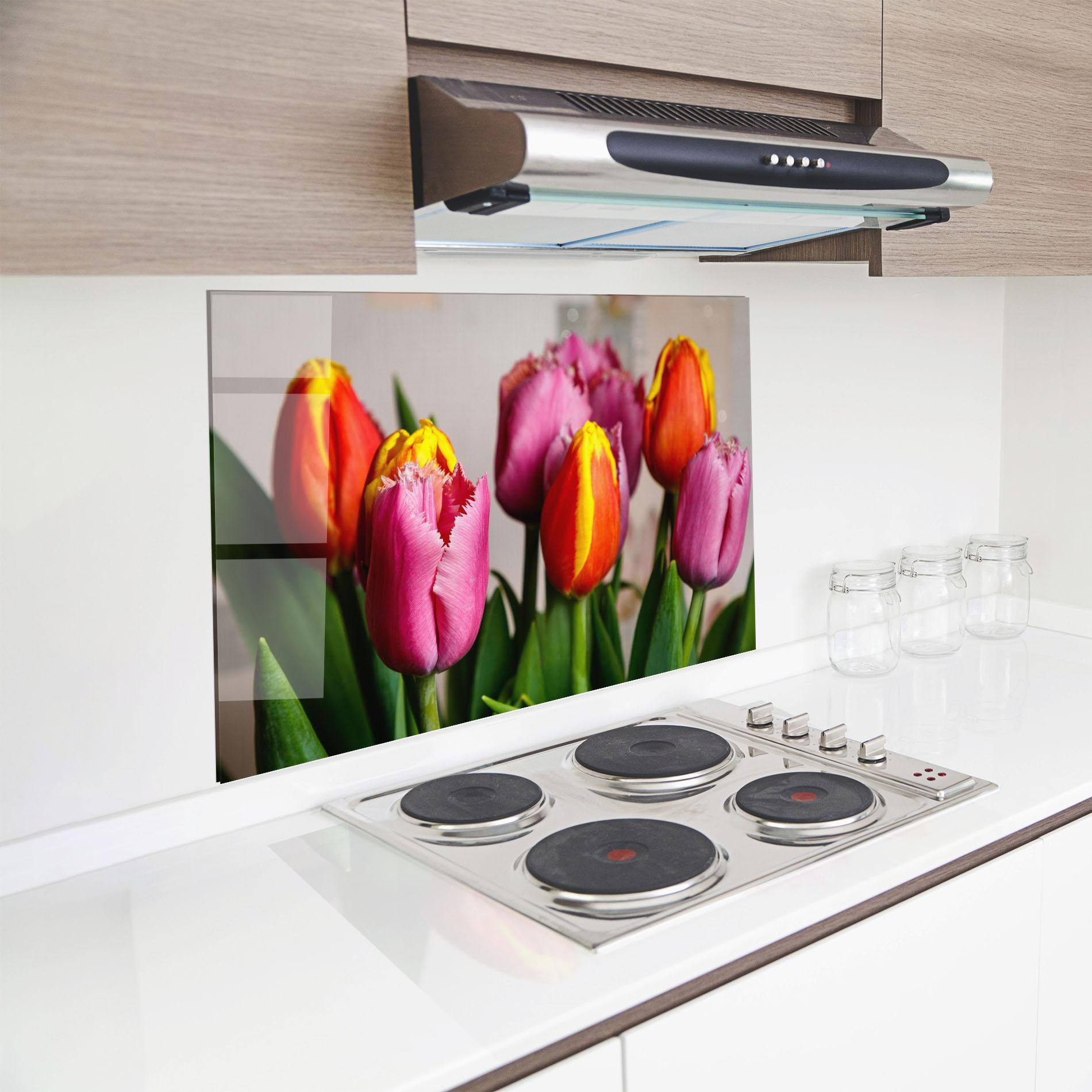 Küchenrückwand Glas Pink Orange Tulips mockup 8