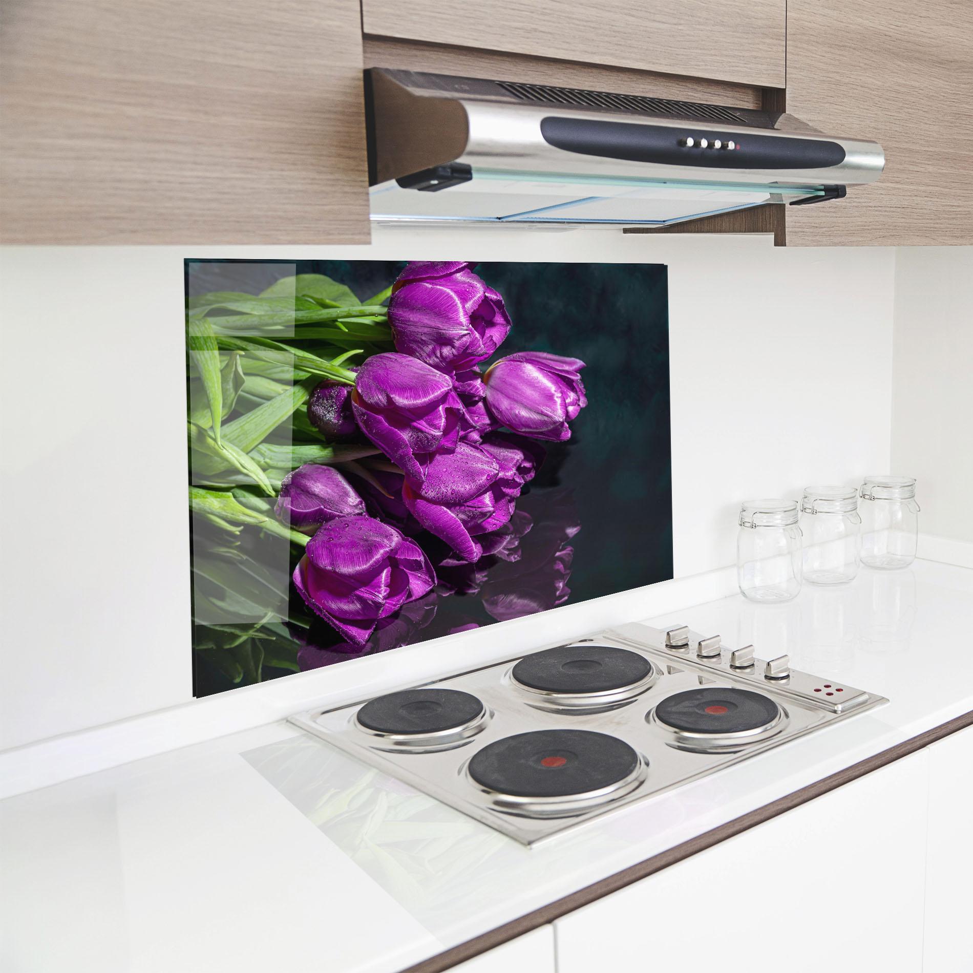Küchenrückwand Glas Strong Purple Tulips mockup 8
