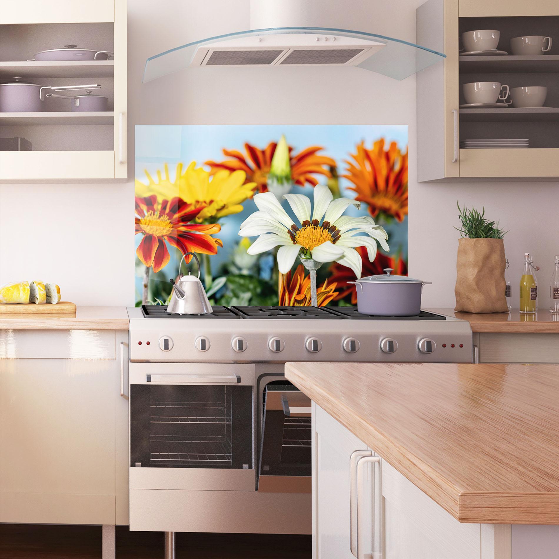 Küchenrückwand Glas Color Mix Daisy mockup 1