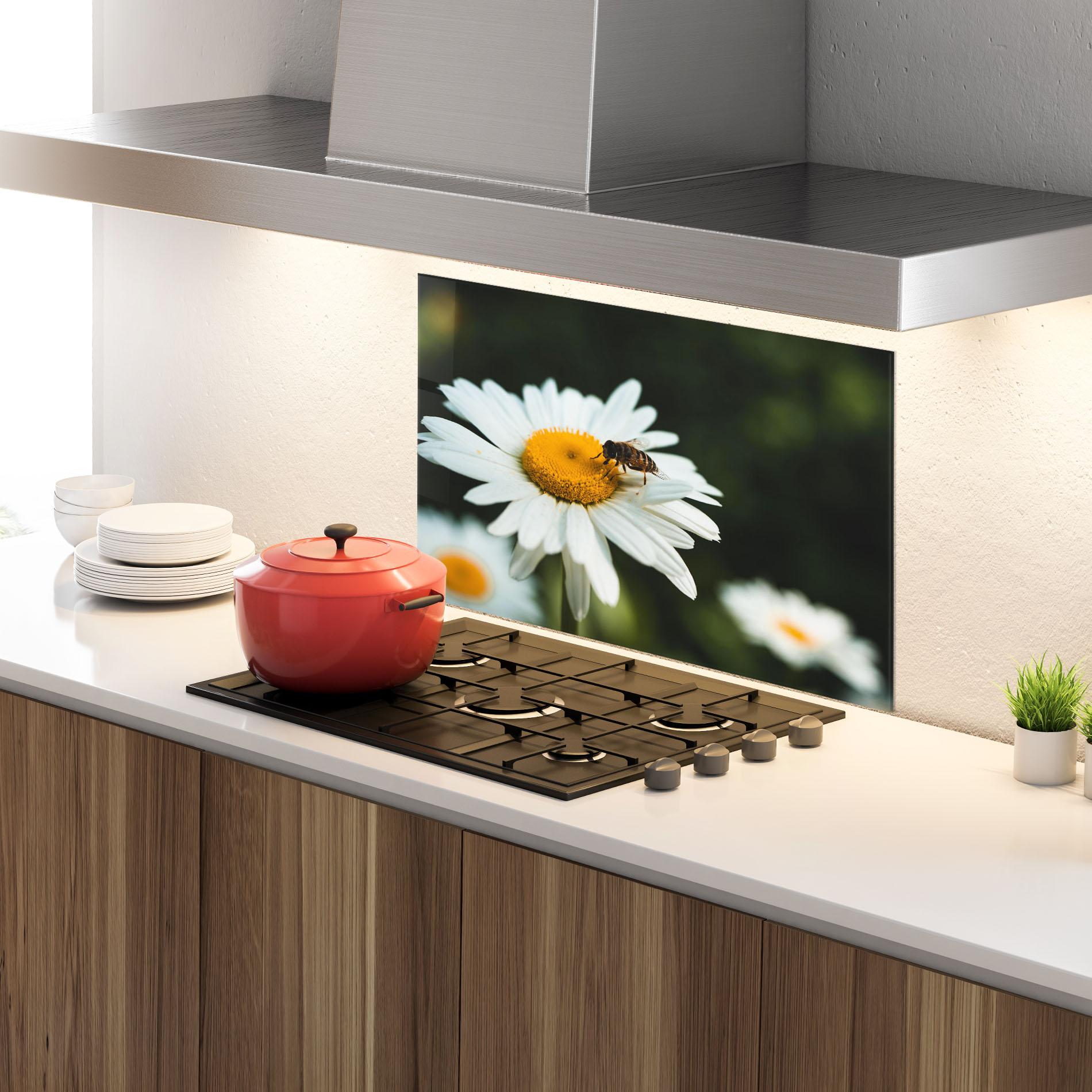 Küchenrückwand Glas Pollen From Daisy mockup 4