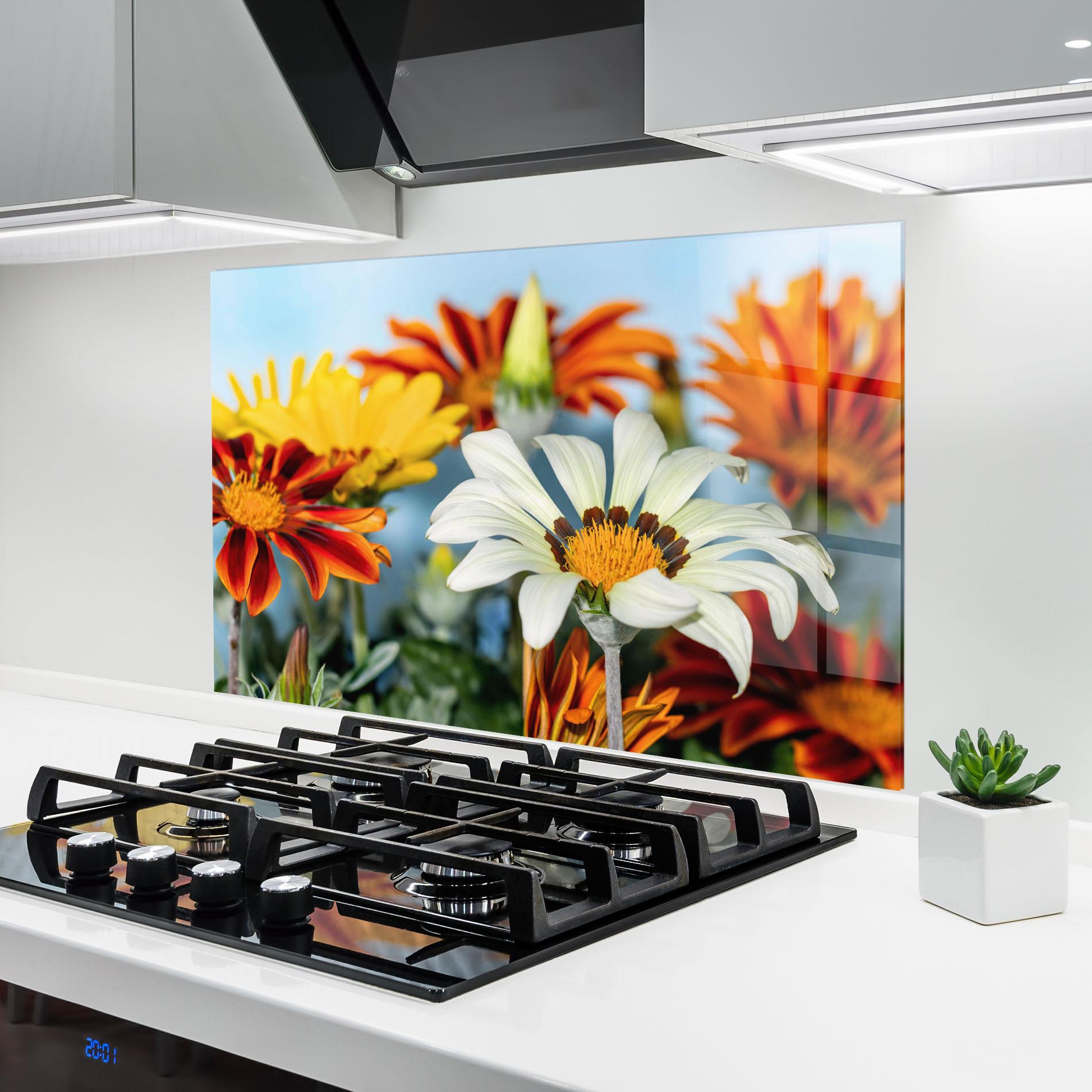 Küchenrückwand Glas Color Mix Daisy mockup 6