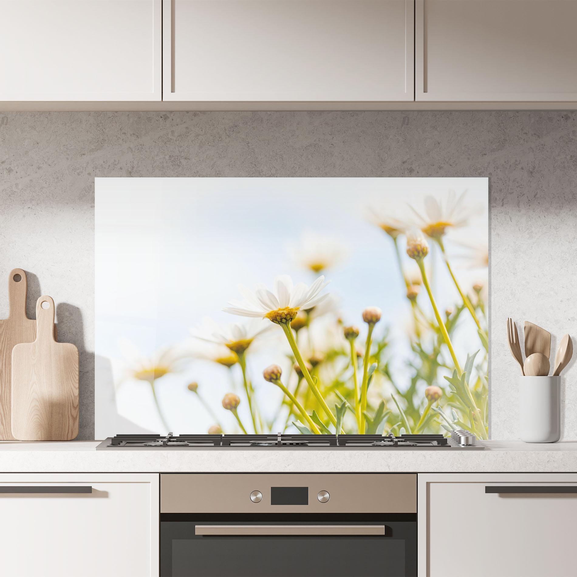 Küchenrückwand Glas Dreamy Daisy mockup 7