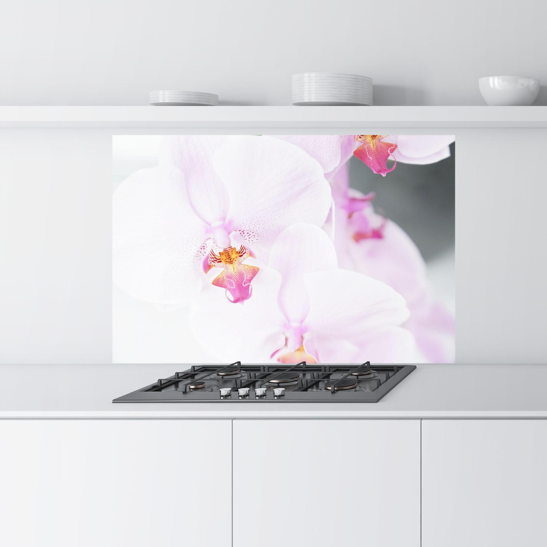 Küchenrückwand Glas Light Purple Orchid mockup 9
