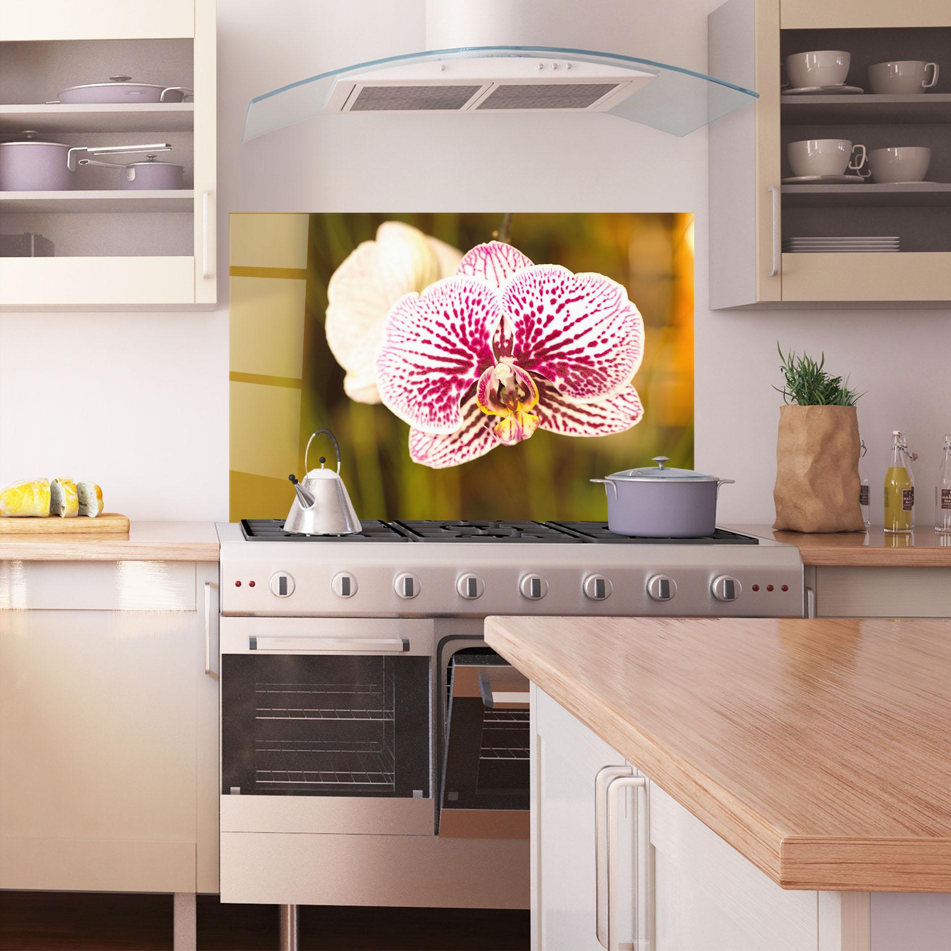 Küchenrückwand Glas Garden Orchids mockup 1