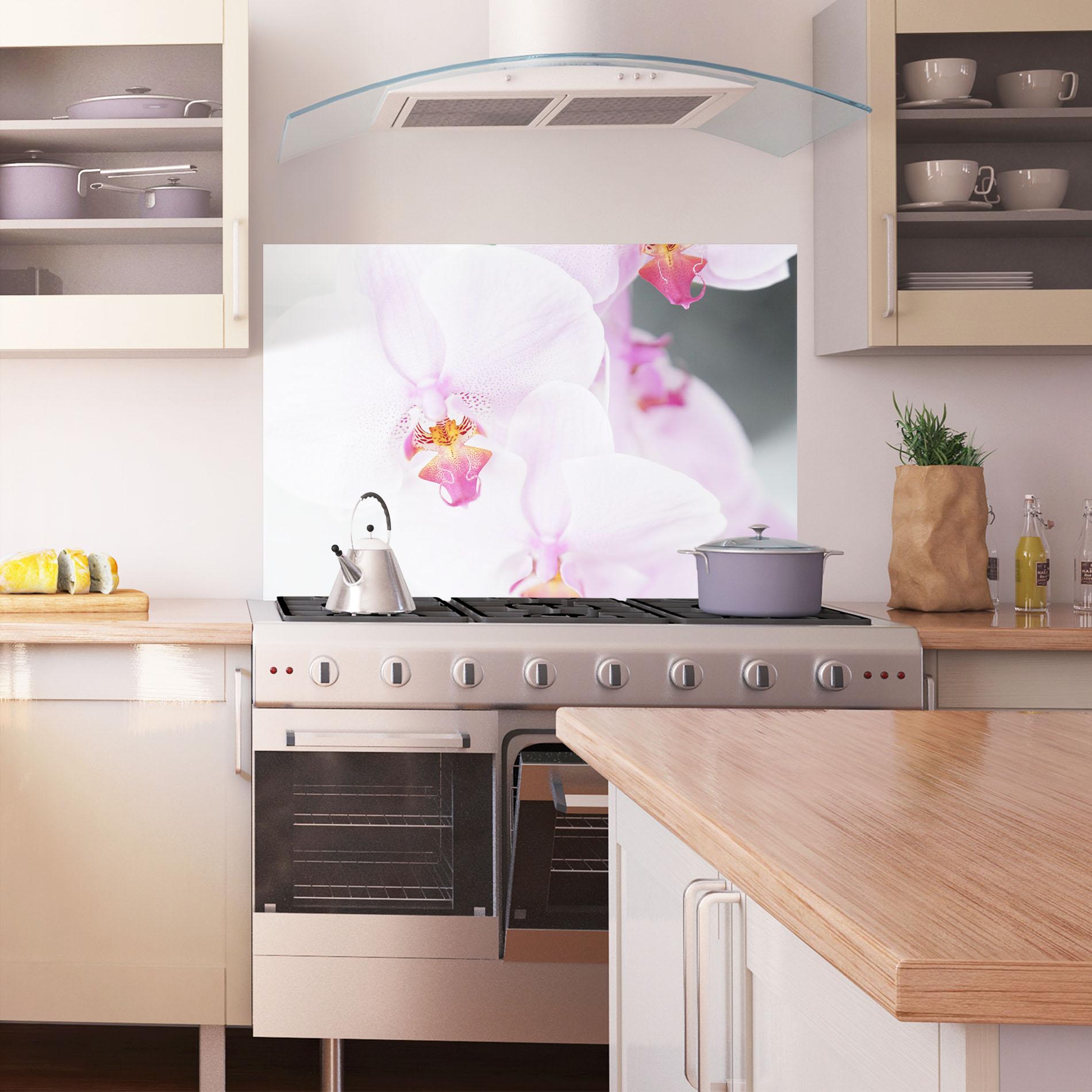 Küchenrückwand Glas Light Purple Orchid mockup 1