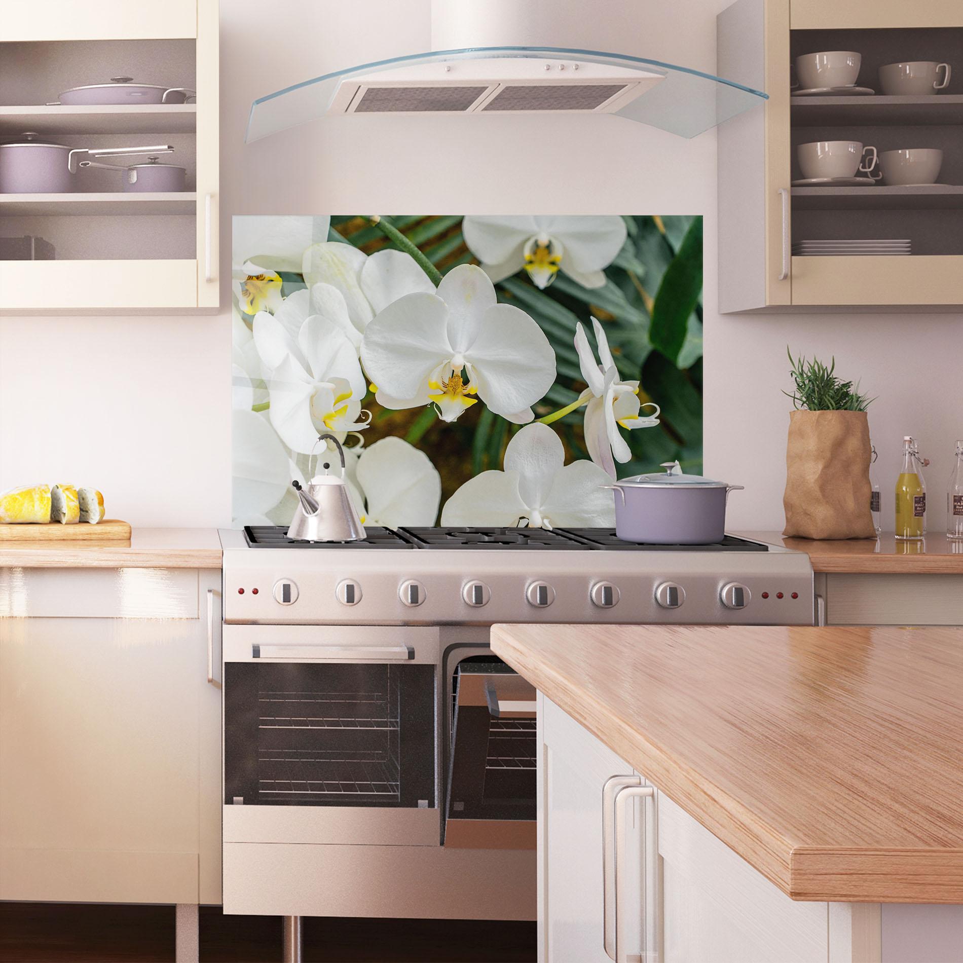 Küchenrückwand Glas Orchids In Nature mockup 1