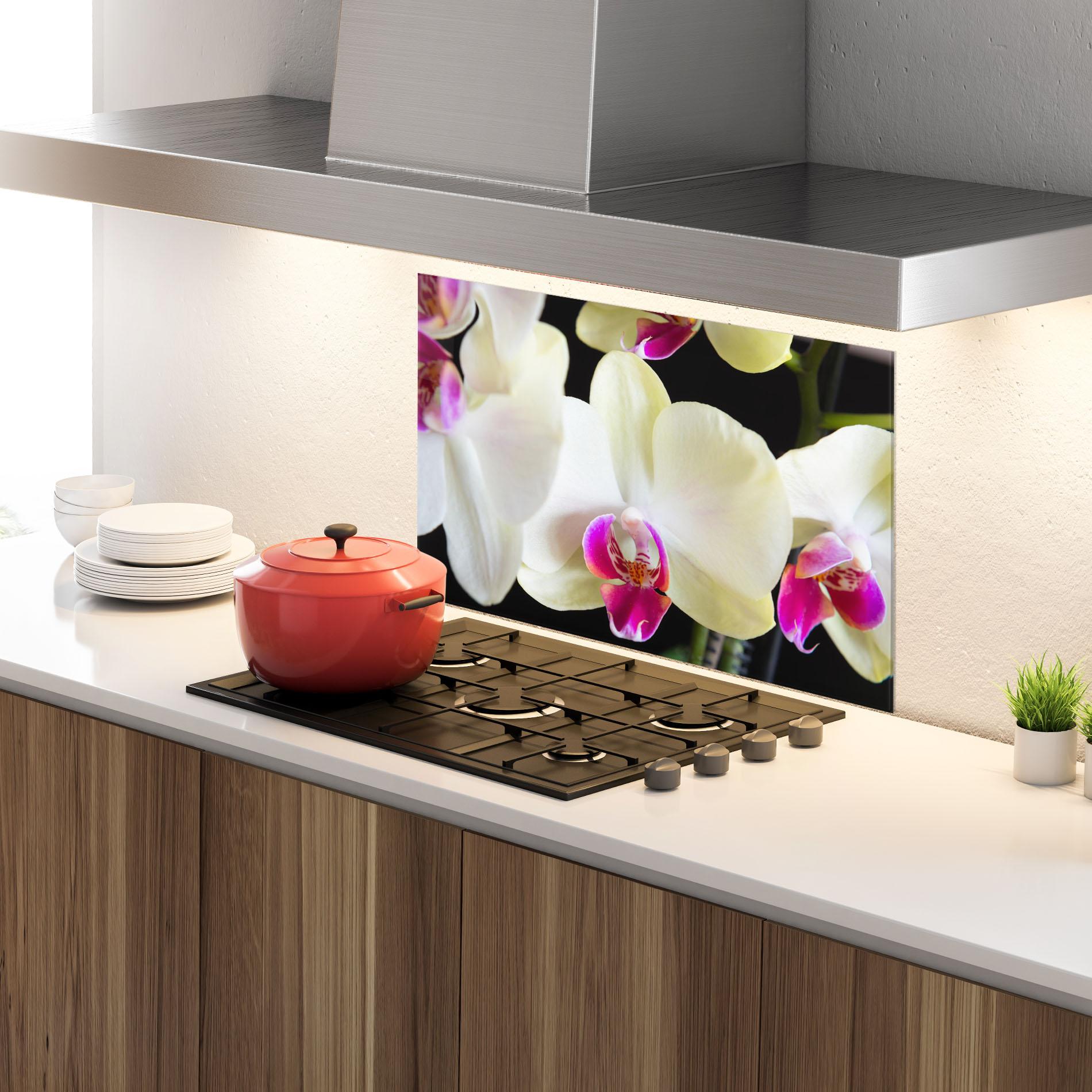 Küchenrückwand Glas Cream Purple Orchids mockup 4