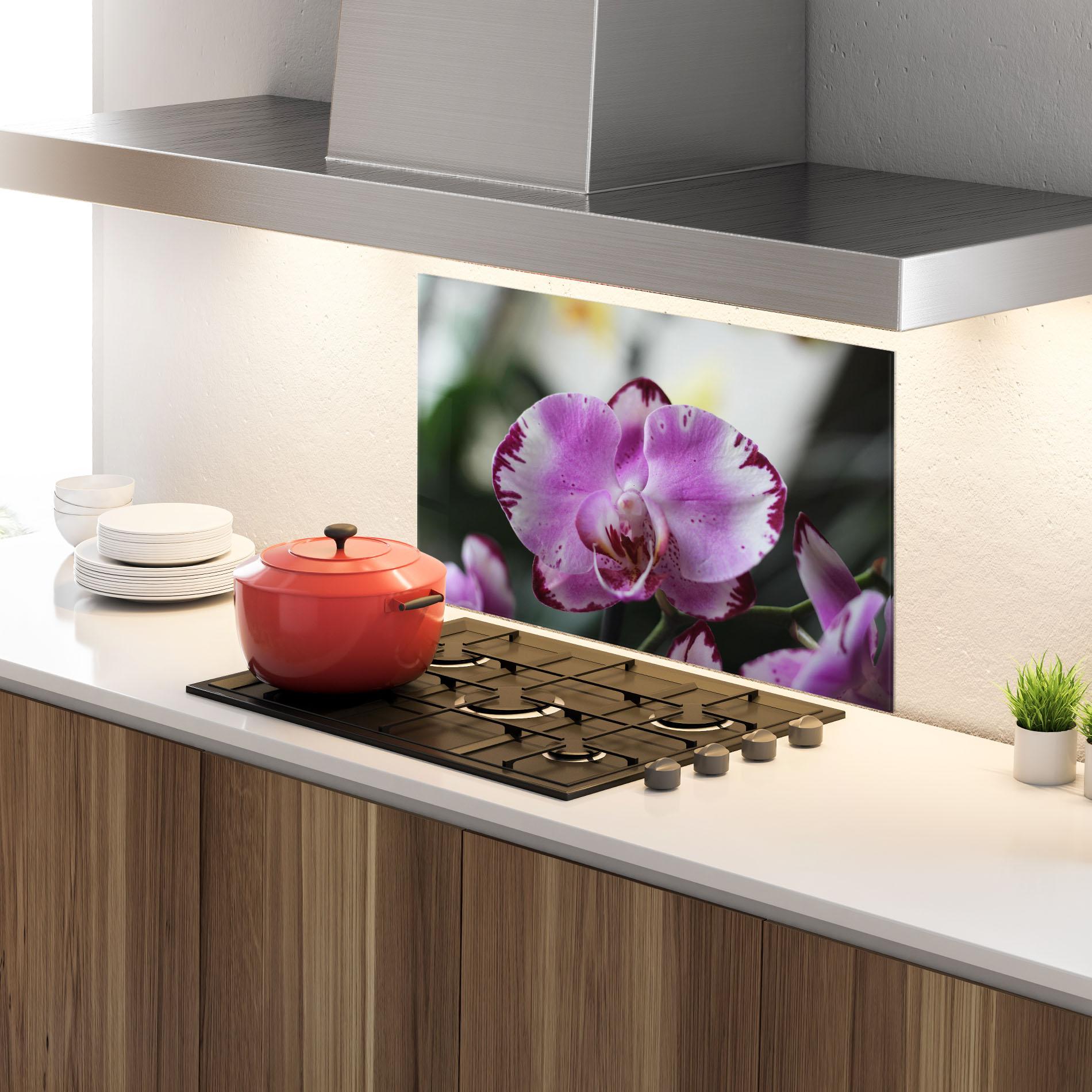 Küchenrückwand Glas Dark Purple Orchids In Nature mockup 4
