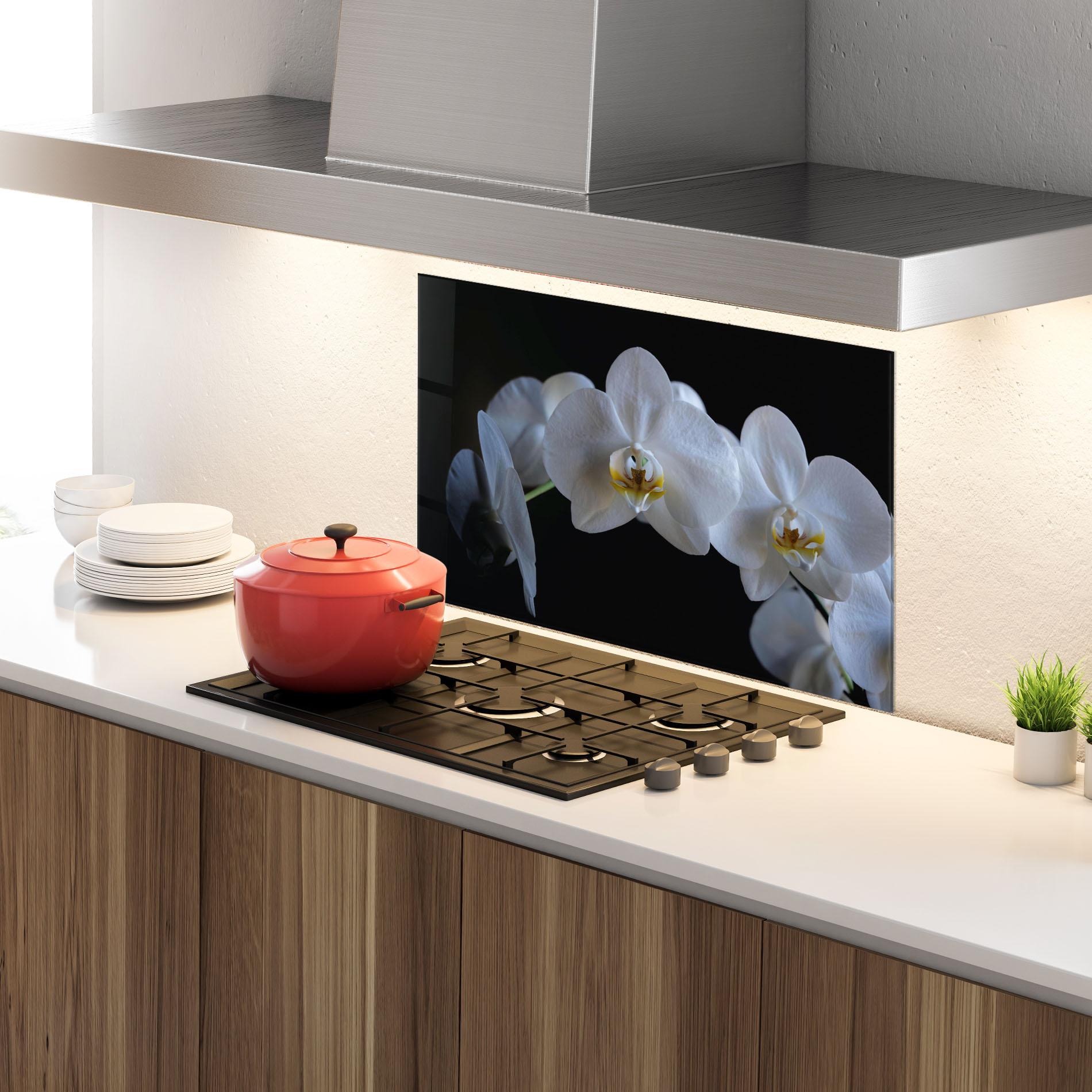 Küchenrückwand Glas White Ochid In Shadow mockup 4