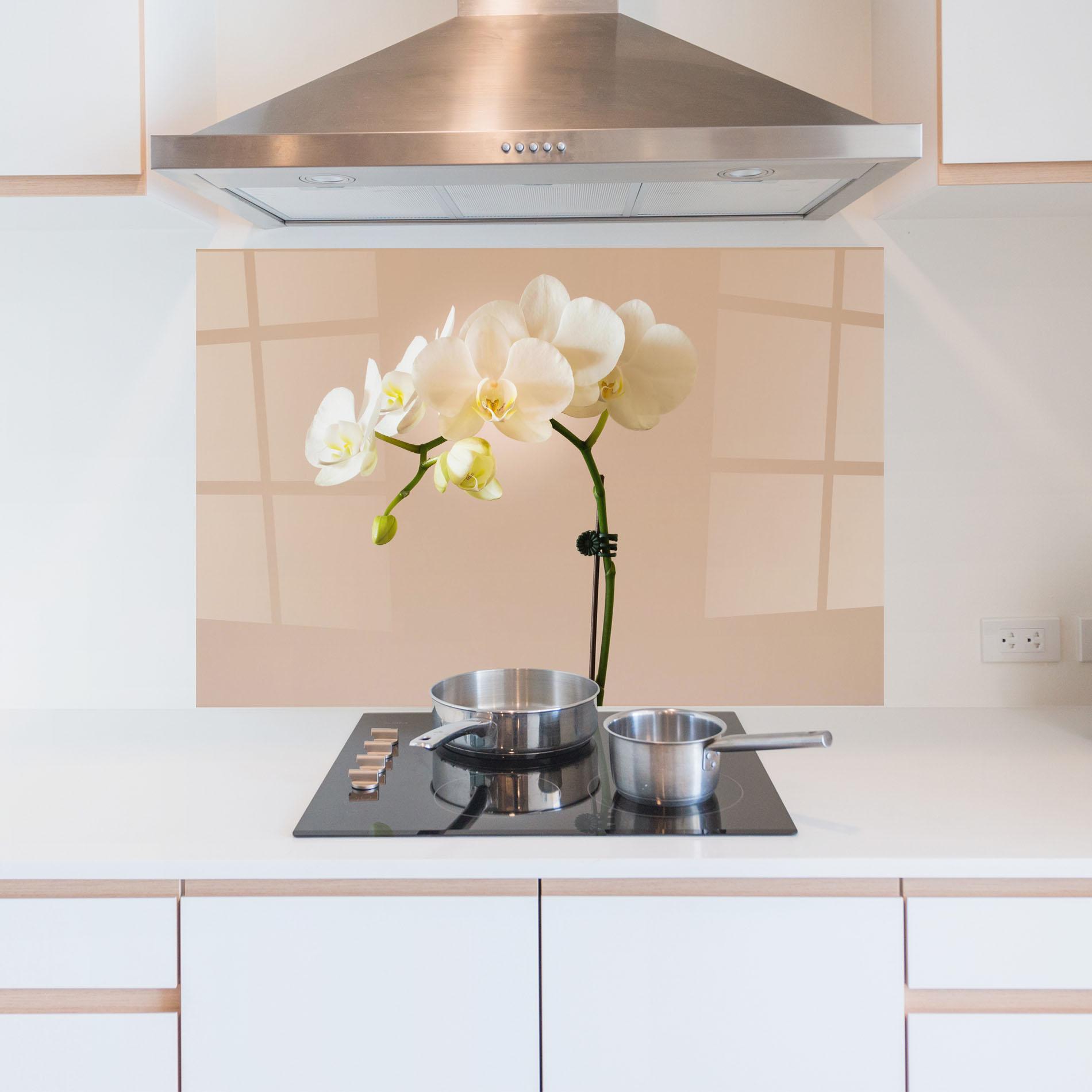 Küchenrückwand Glas Cream Orchid On Pink mockup 5
