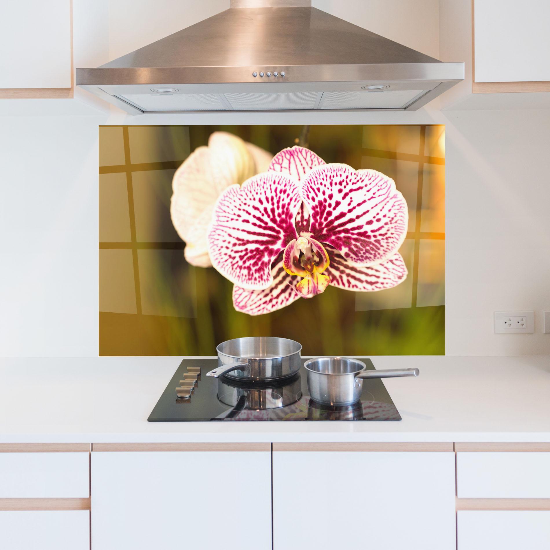 Küchenrückwand Glas Garden Orchids mockup 5