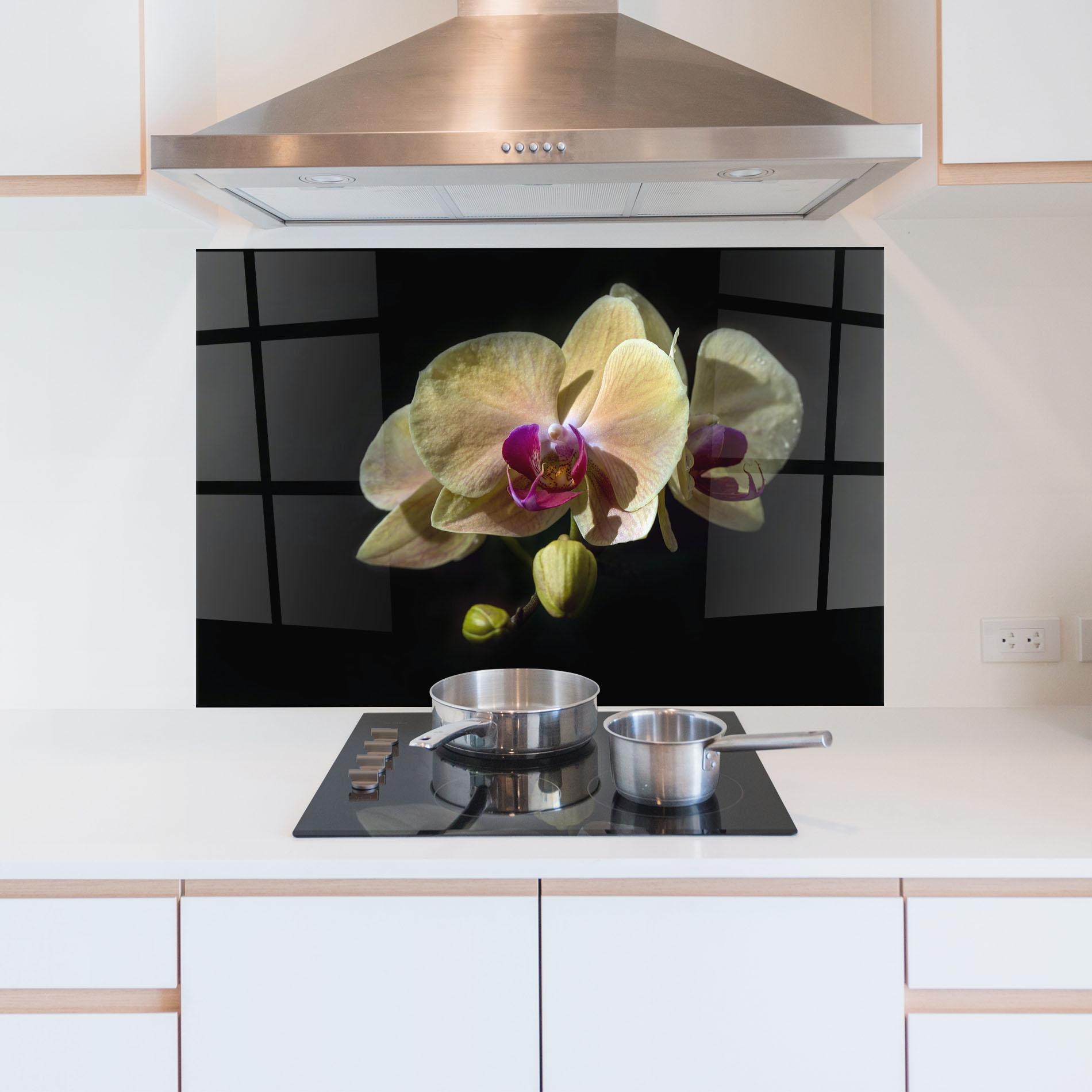 Küchenrückwand Glas Pastel Yellow Orchids mockup 5