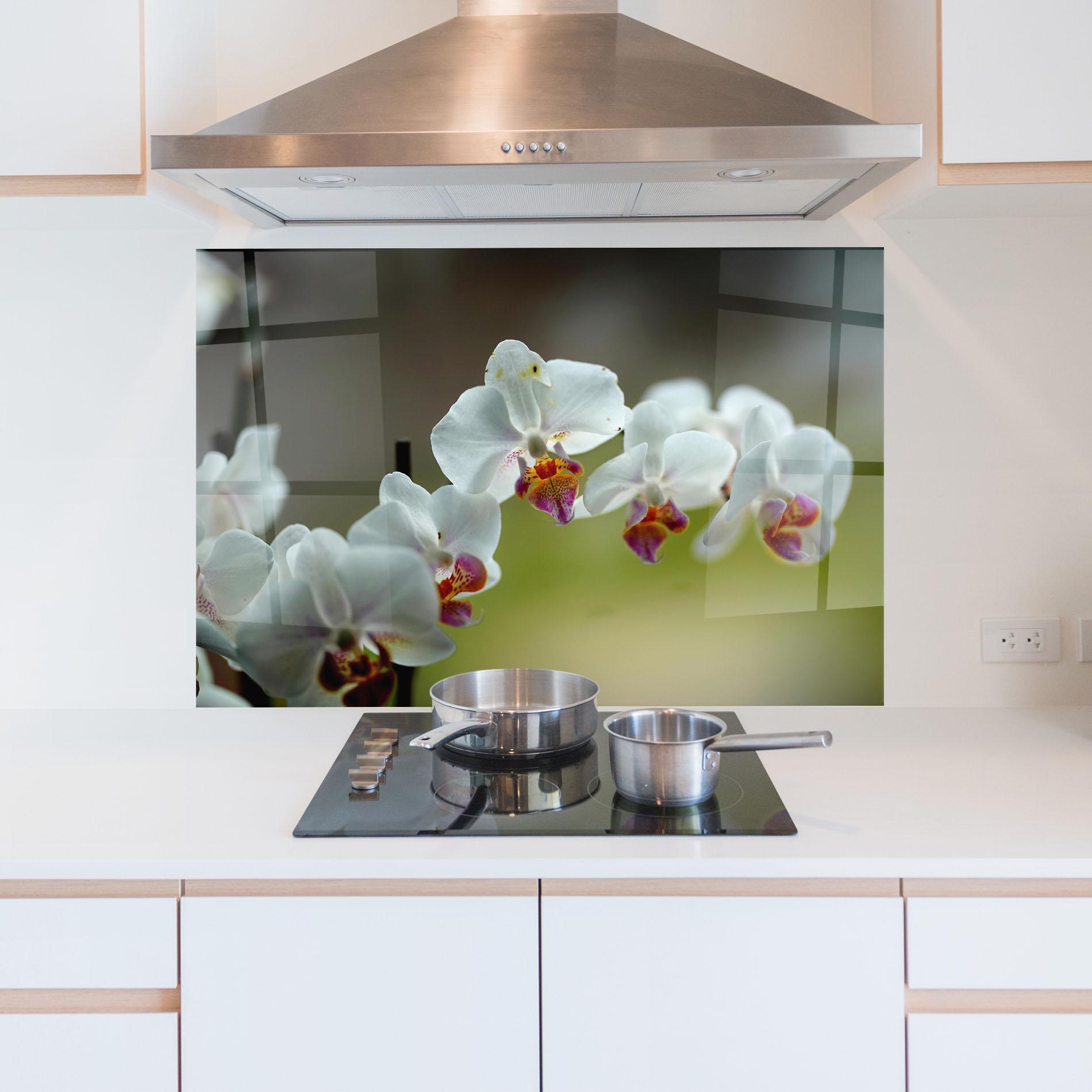 Küchenrückwand Glas Pretty Orchid In Nature mockup 5