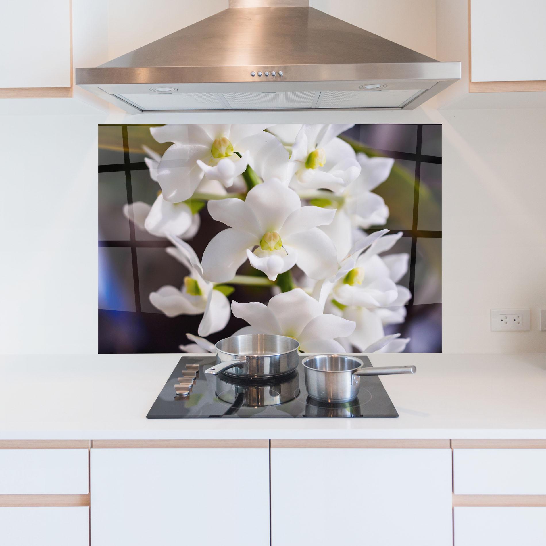 Küchenrückwand Glas Small White Orchids mockup 5