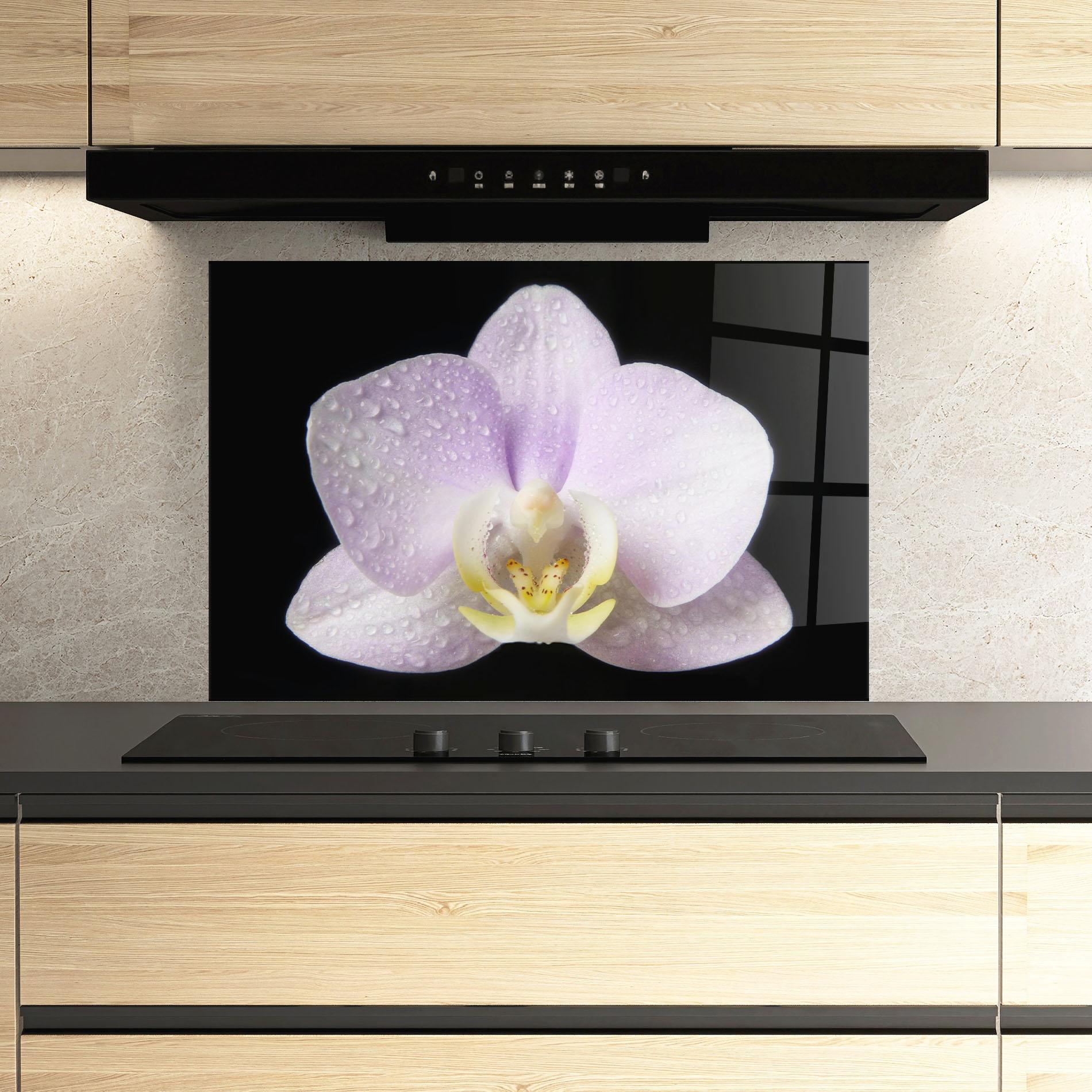 Küchenrückwand Glas Light Purple Orchid After Rain mockup 3