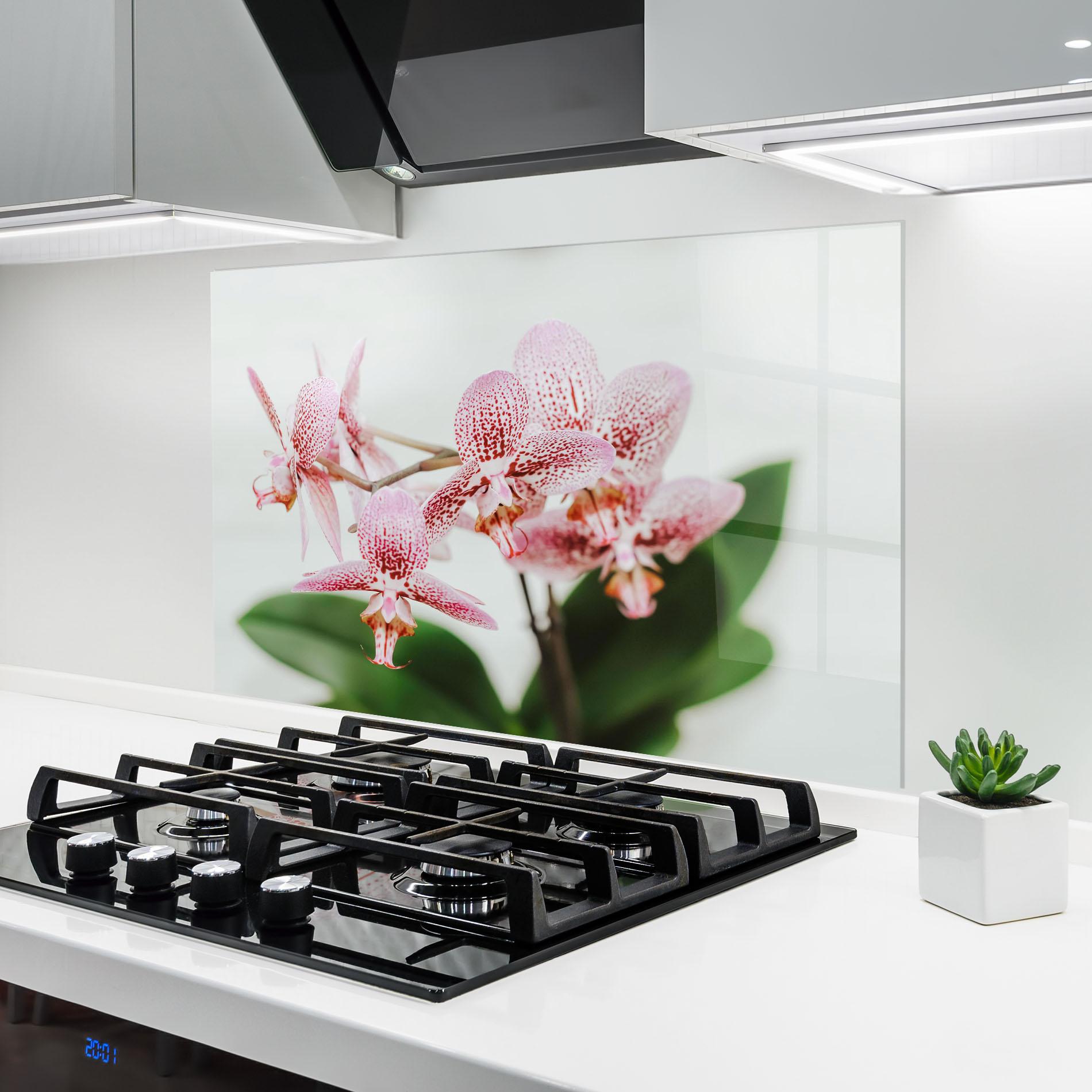 Küchenrückwand Glas Green Orchids mockup 6
