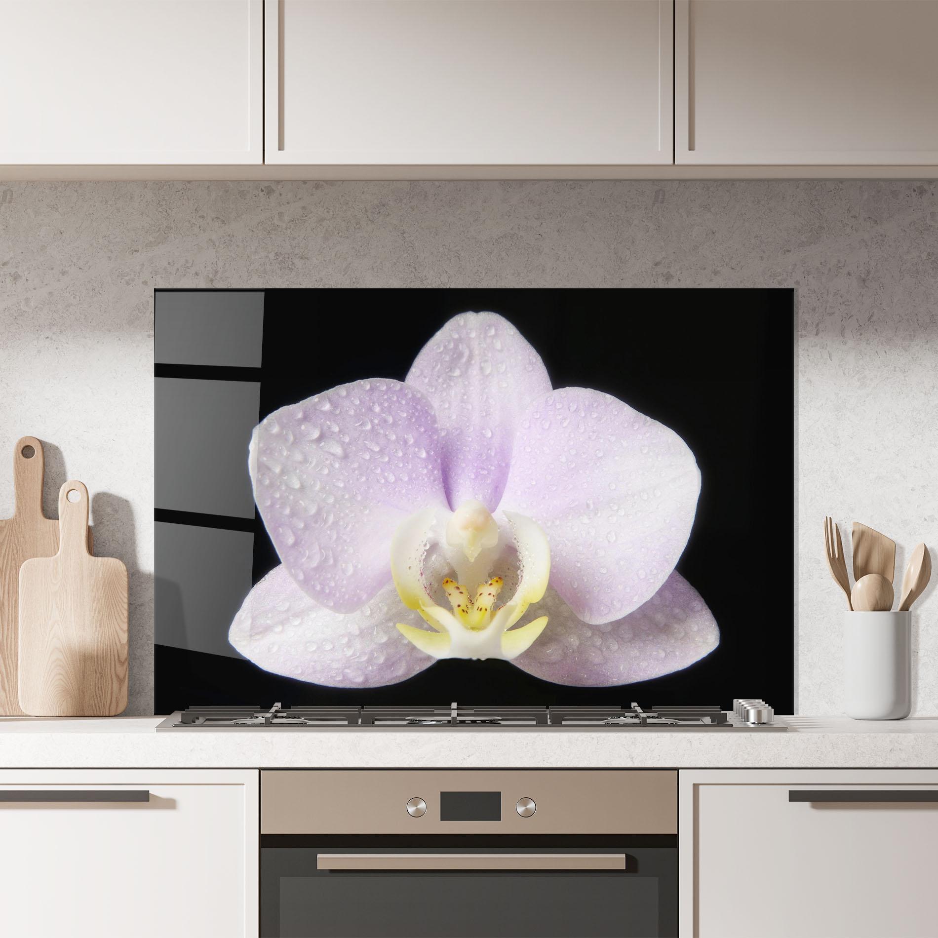 Küchenrückwand Glas Light Purple Orchid After Rain mockup 7