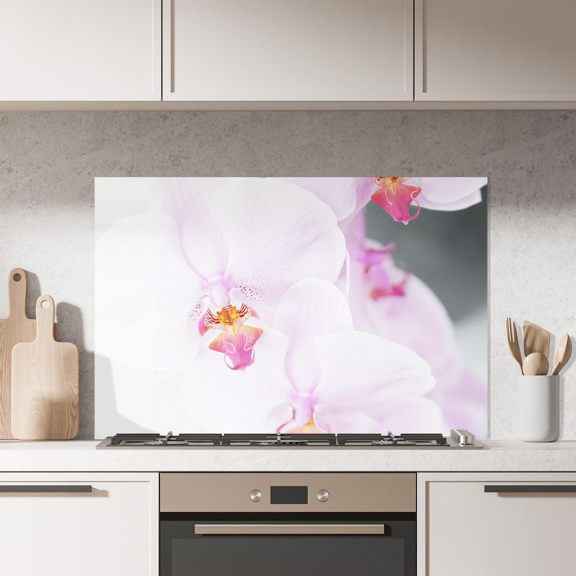 Küchenrückwand Glas Light Purple Orchid mockup 7