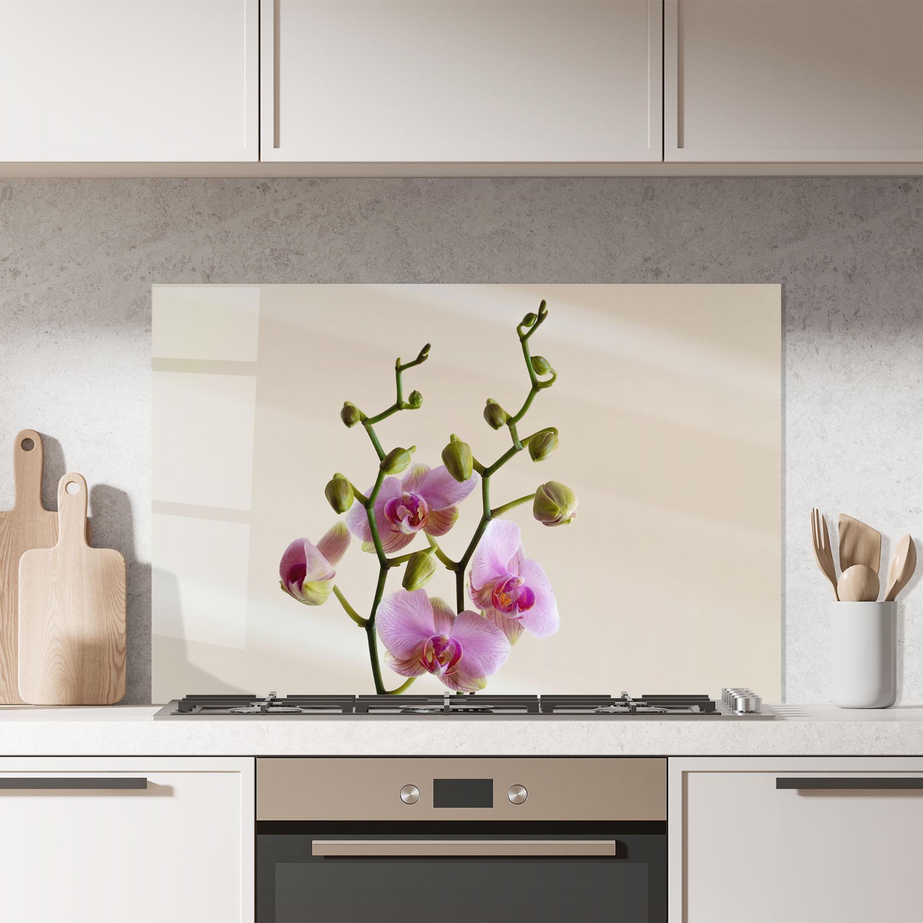 Küchenrückwand Glas Purple Orchid On Cream mockup 7