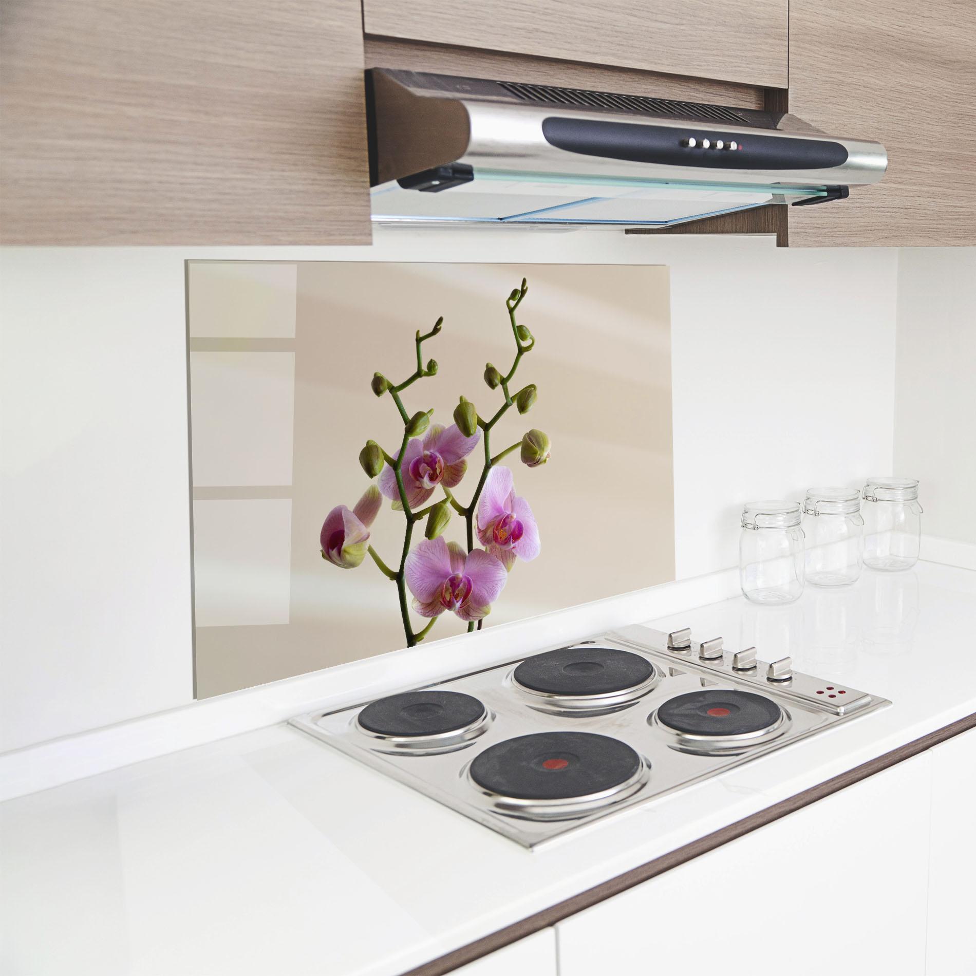 Küchenrückwand Glas Purple Orchid On Cream mockup 8