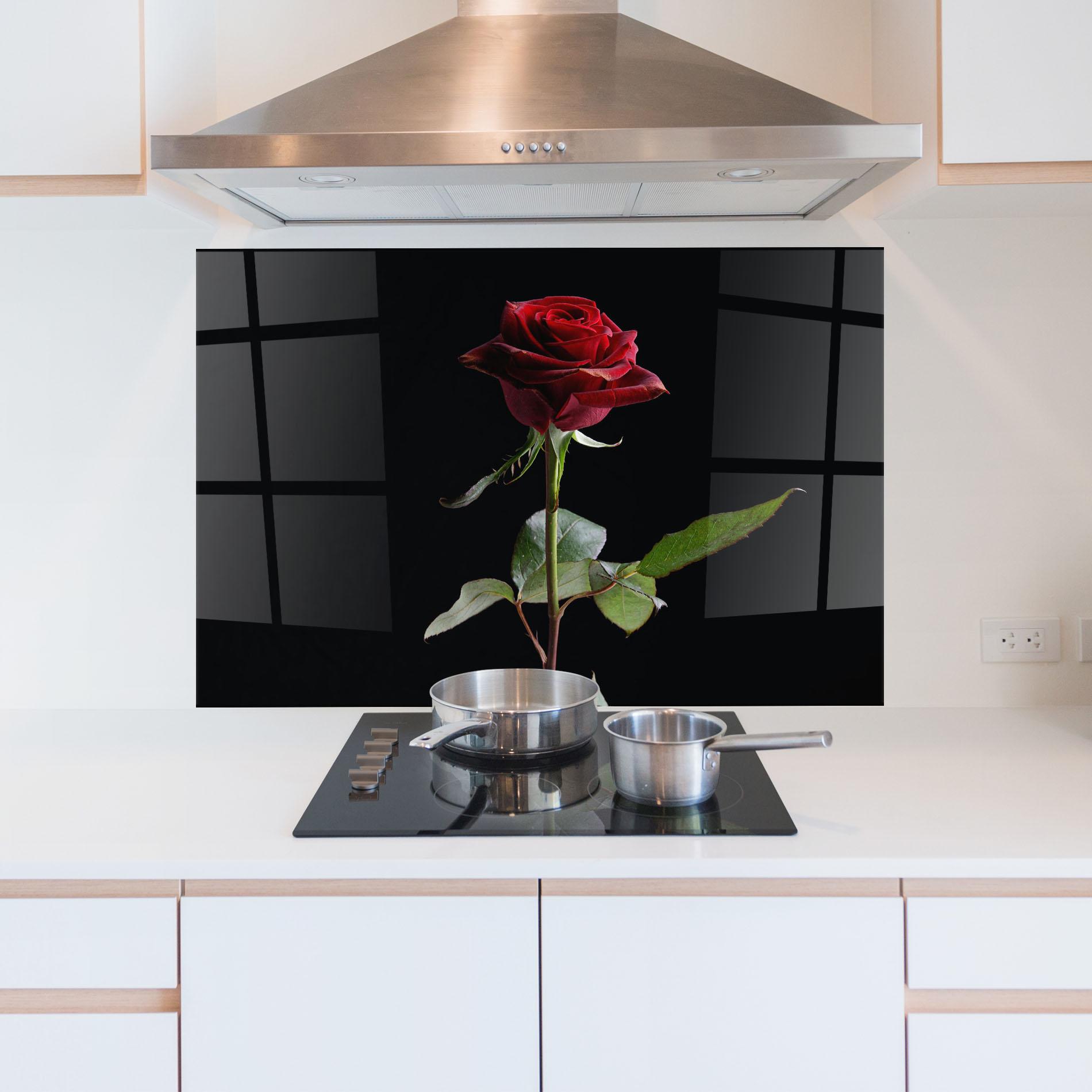 Küchenrückwand Glas Beautiful Red Rose mockup 5