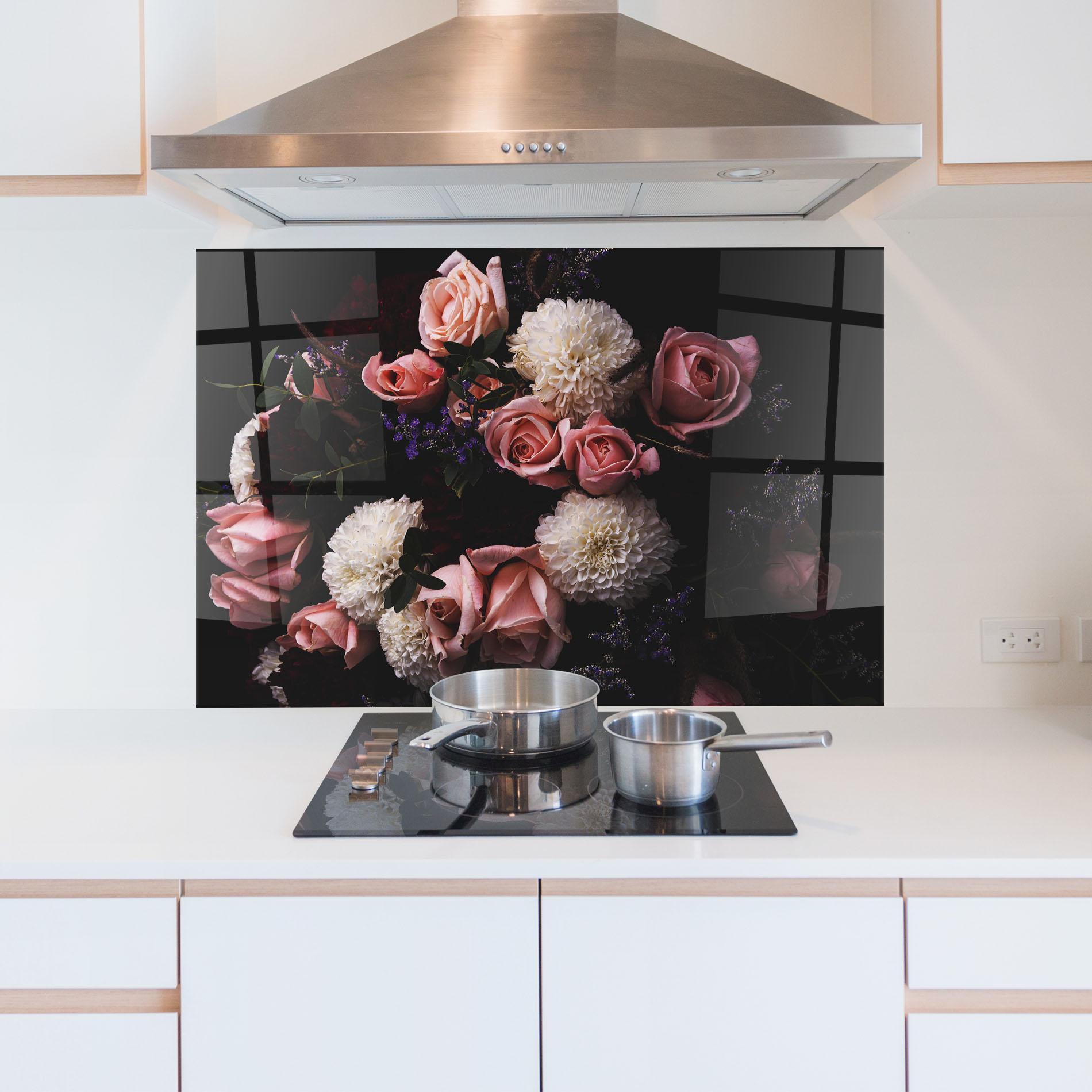Küchenrückwand Glas Buchet De Trandafiri mockup 5