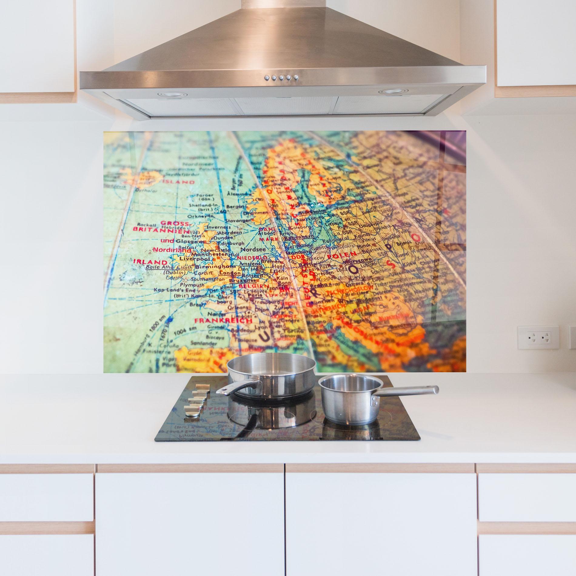 Küchenrückwand Glas Globe mockup 5