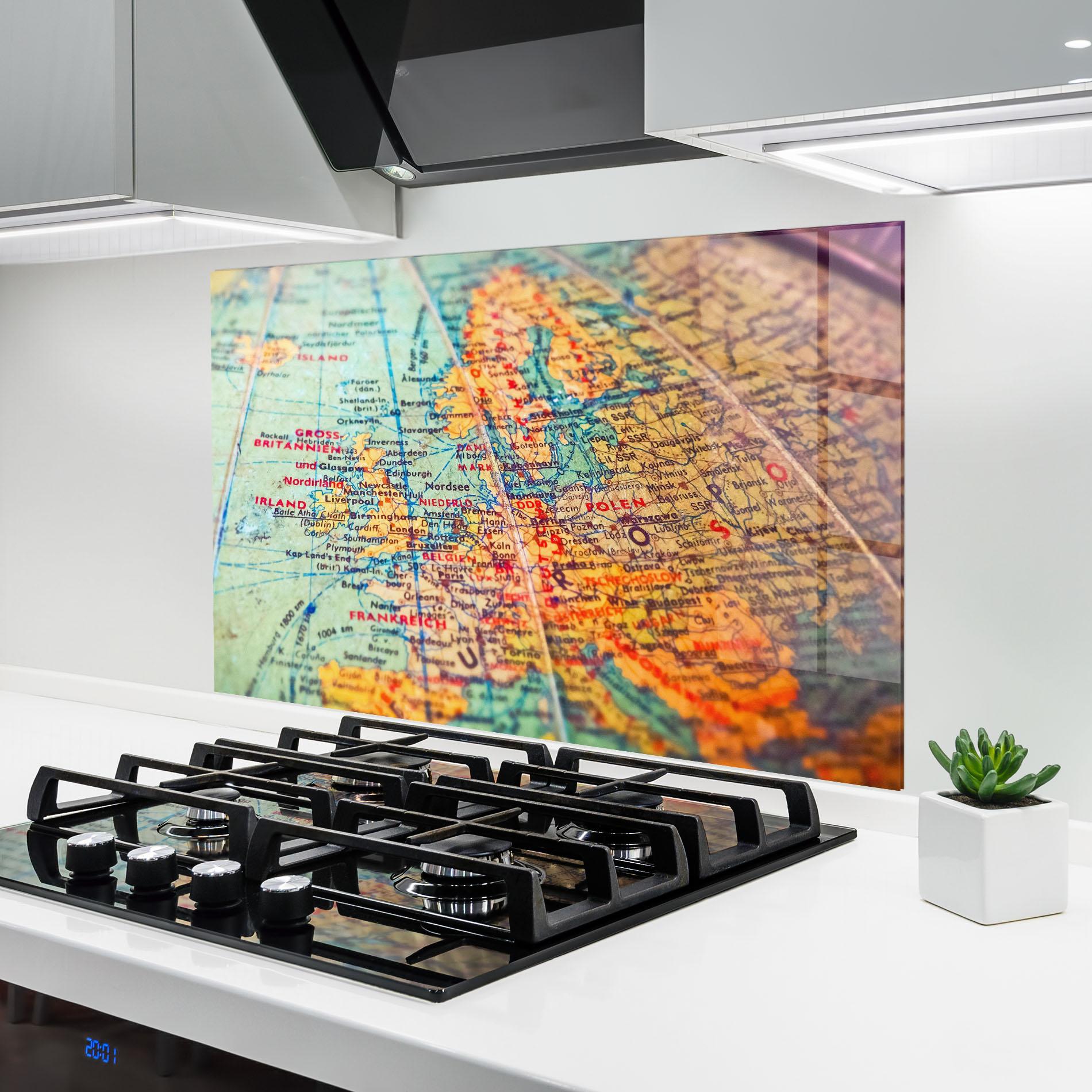 Küchenrückwand Glas Globe mockup 6