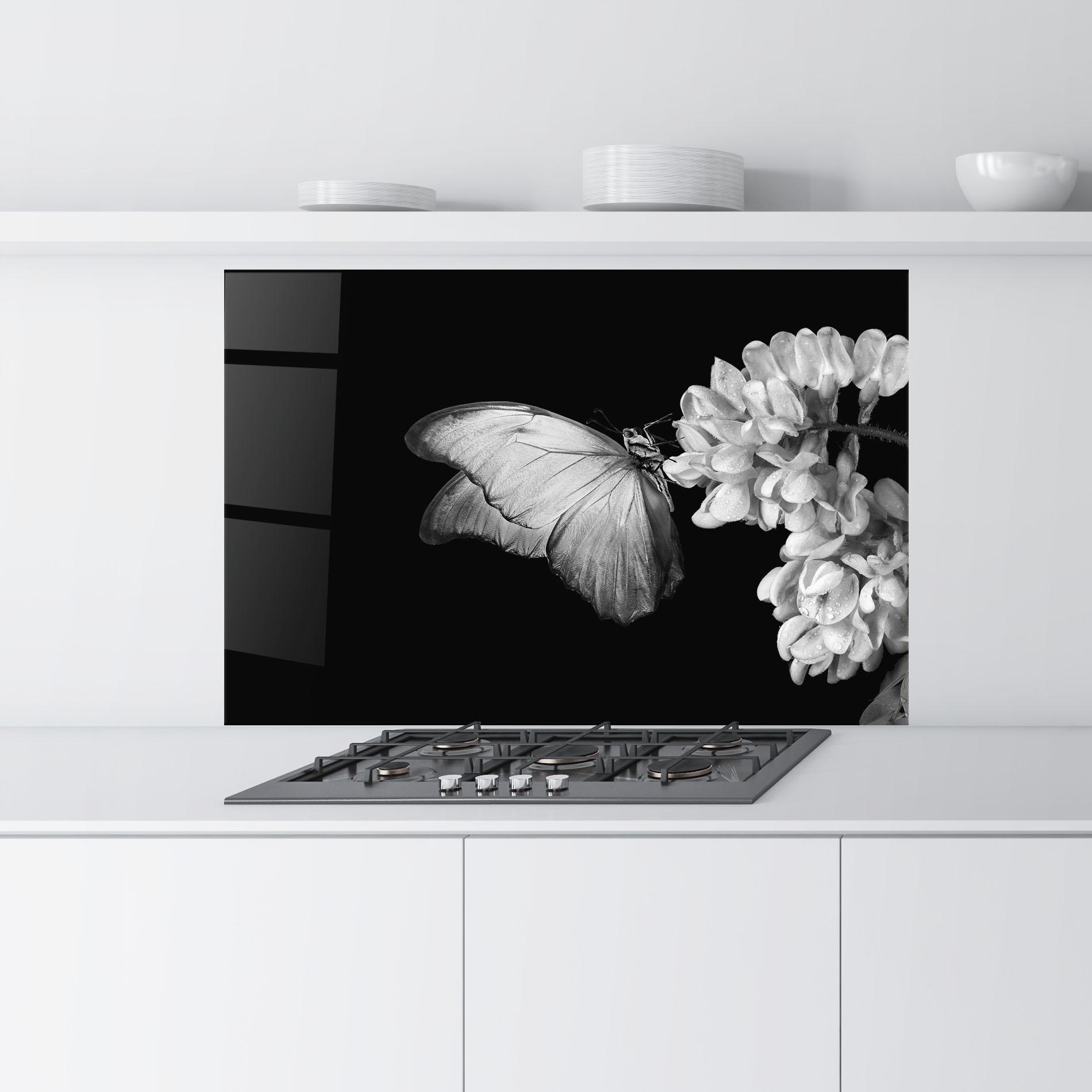 Küchenrückwand Glas Grey Butterfly mockup 9