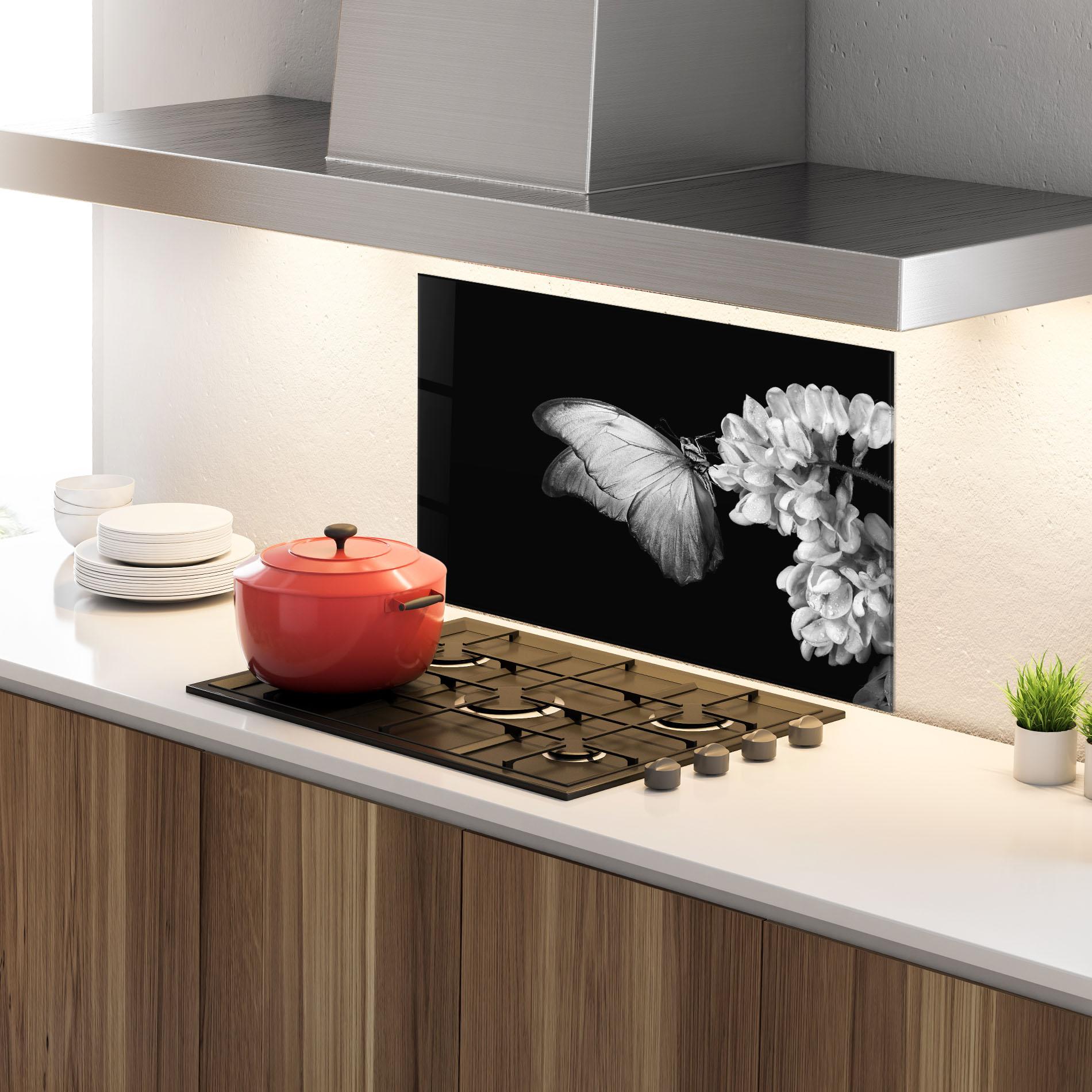 Küchenrückwand Glas Grey Butterfly mockup 4