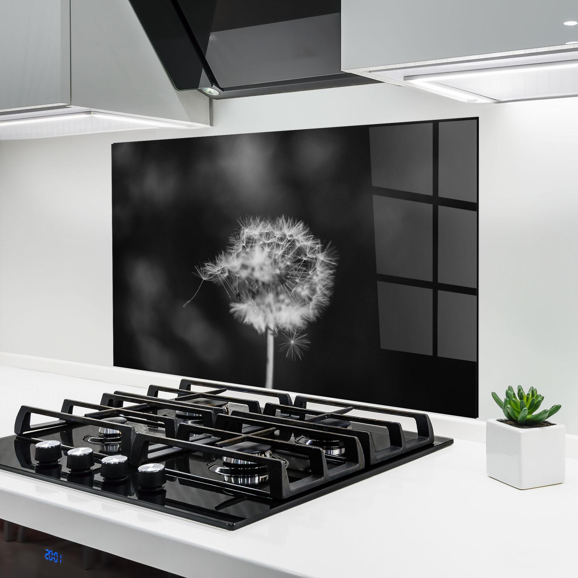 Küchenrückwand Glas Grey Dandelion mockup 6