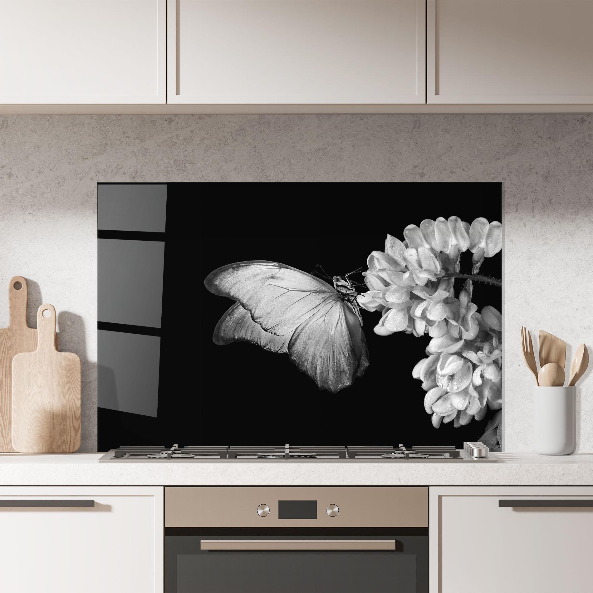 Küchenrückwand Glas Grey Butterfly mockup 7