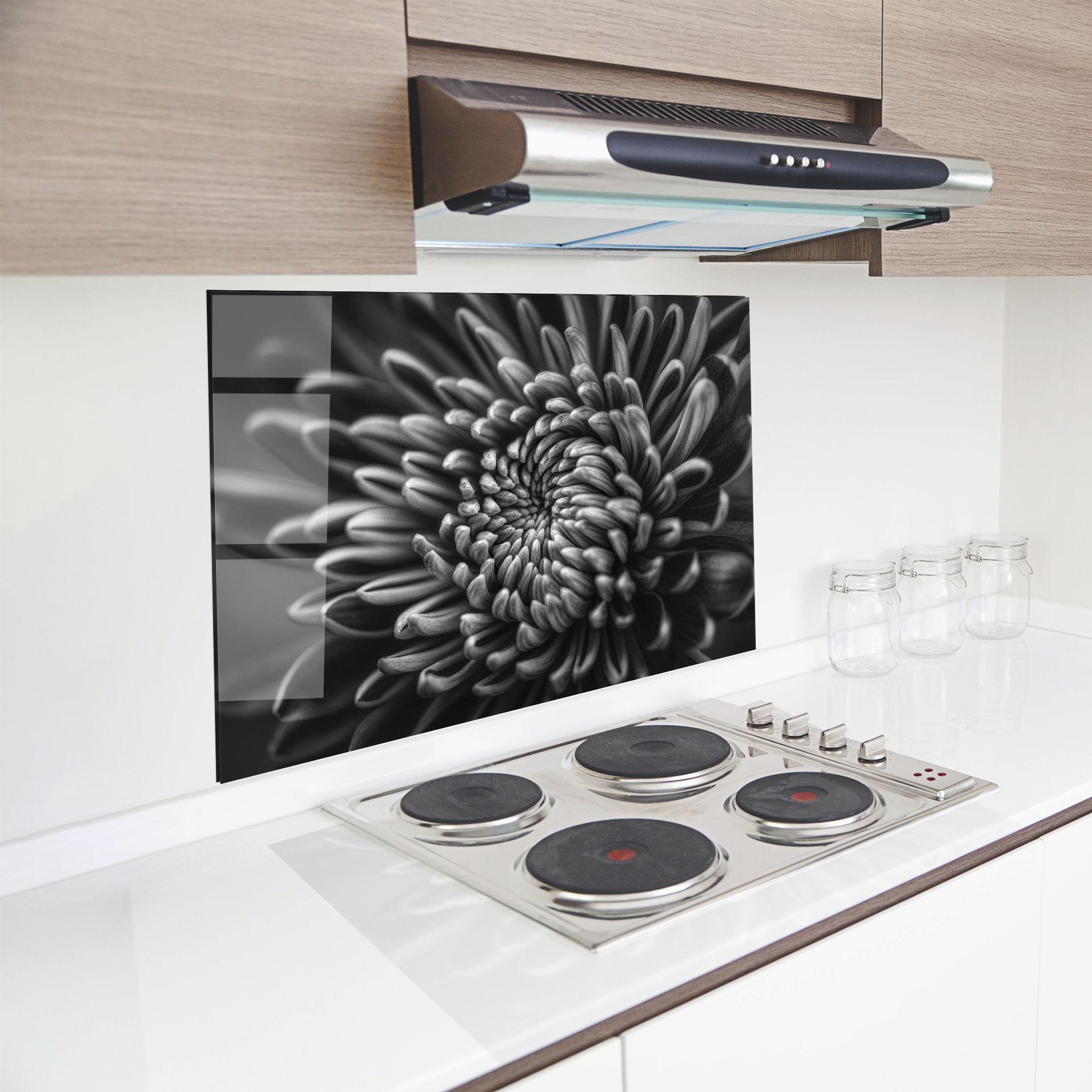 Küchenrückwand Glas Grey Flower mockup 8