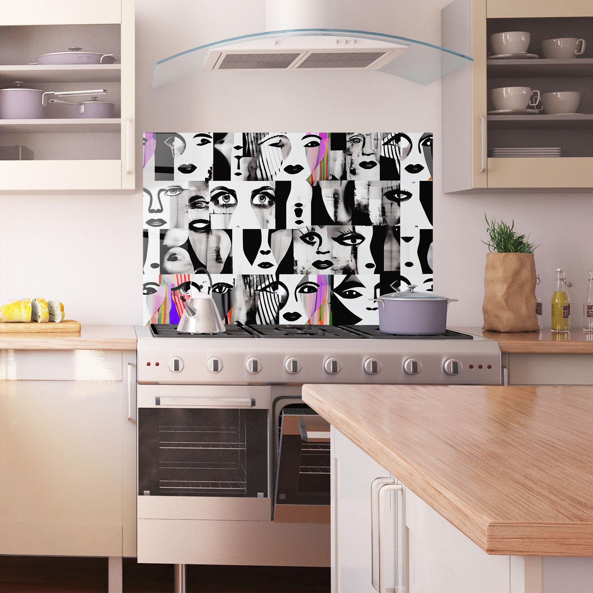 Küchenrückwand Glas Black White Face mockup 1