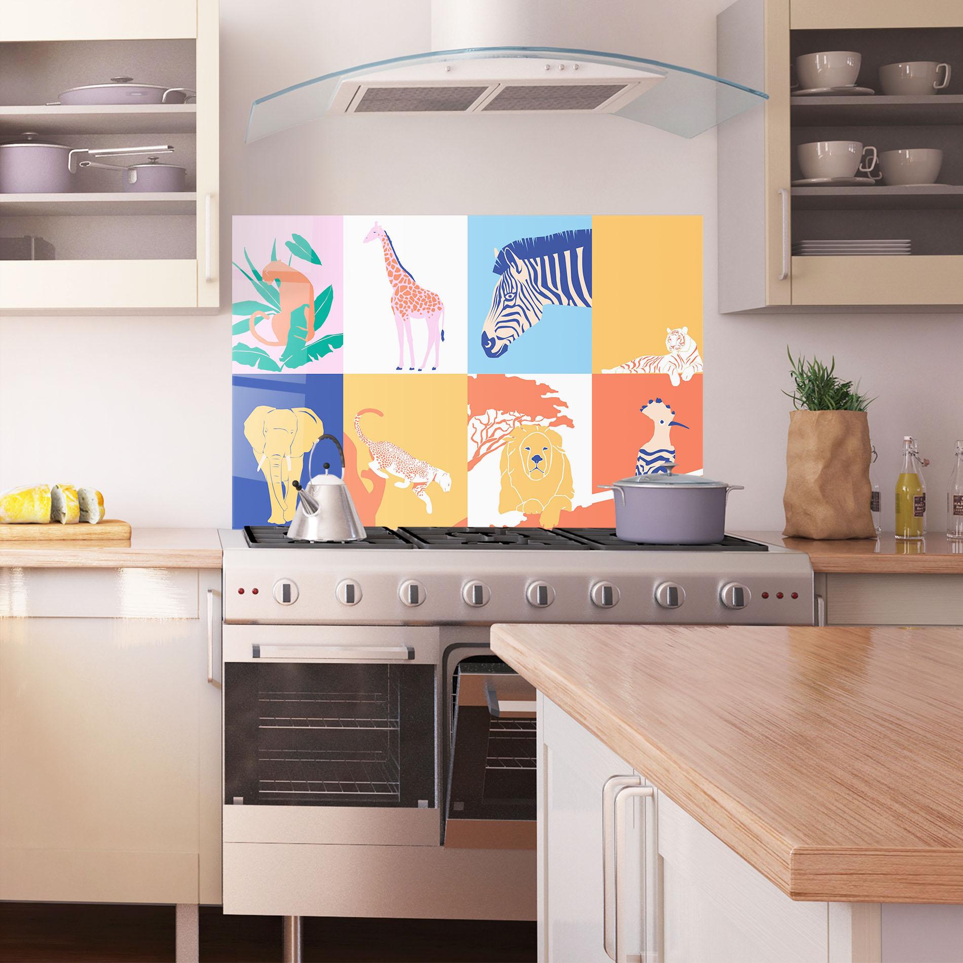 Küchenrückwand Glas Wild Life Collage mockup 1