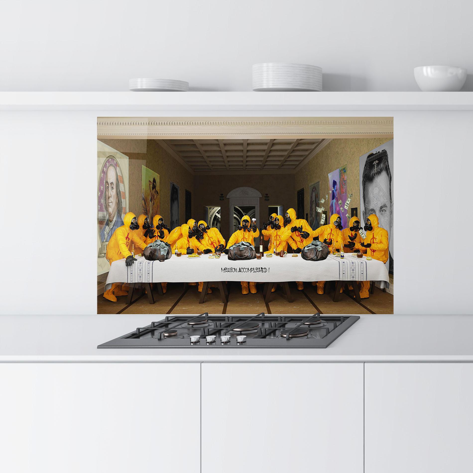 Küchenrückwand Glas Mission Accomplished mockup 9