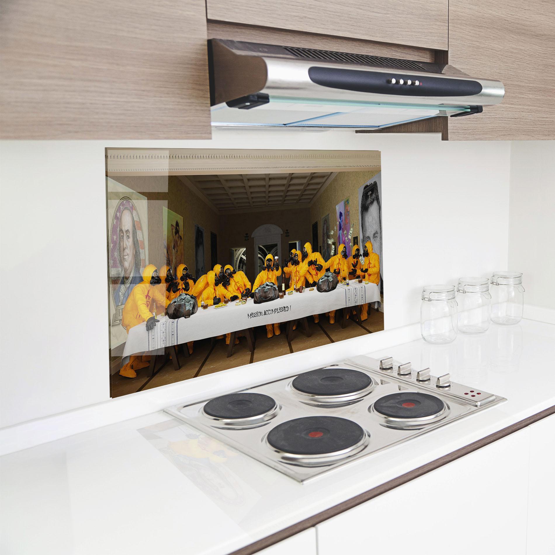 Küchenrückwand Glas Mission Accomplished mockup 8
