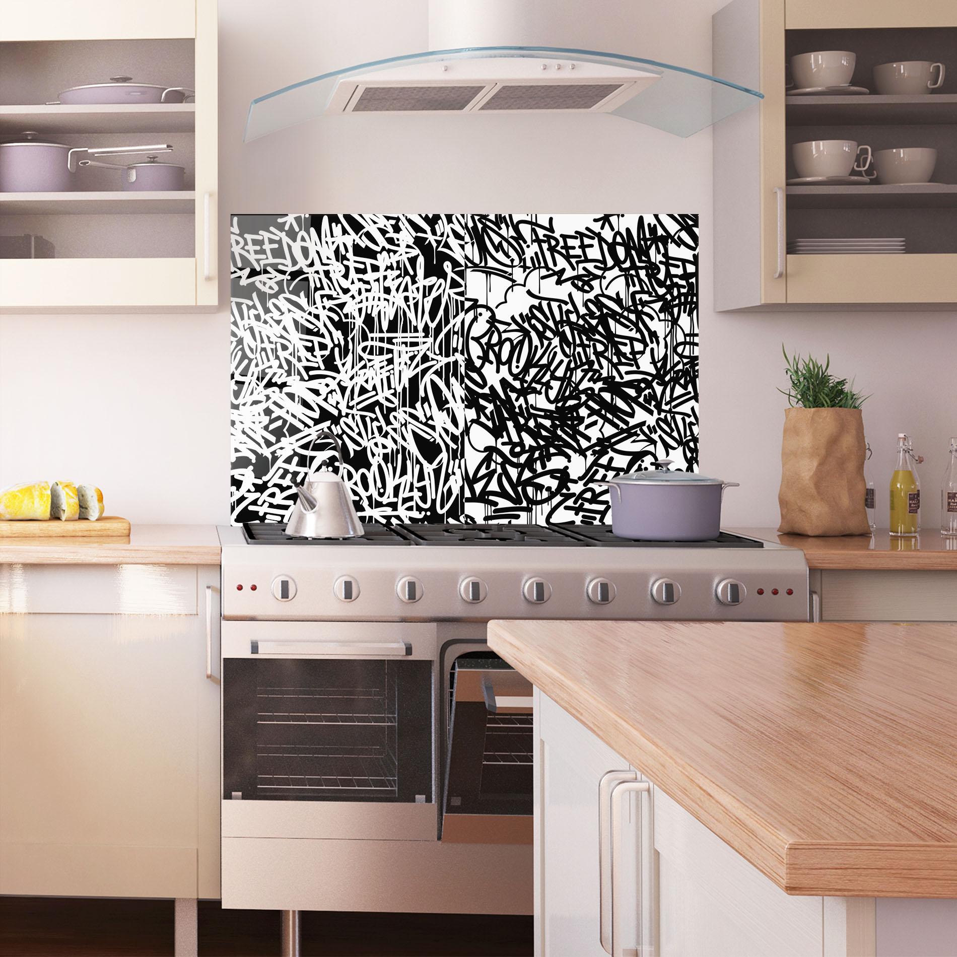Küchenrückwand Glas Black White Graffiti mockup 1