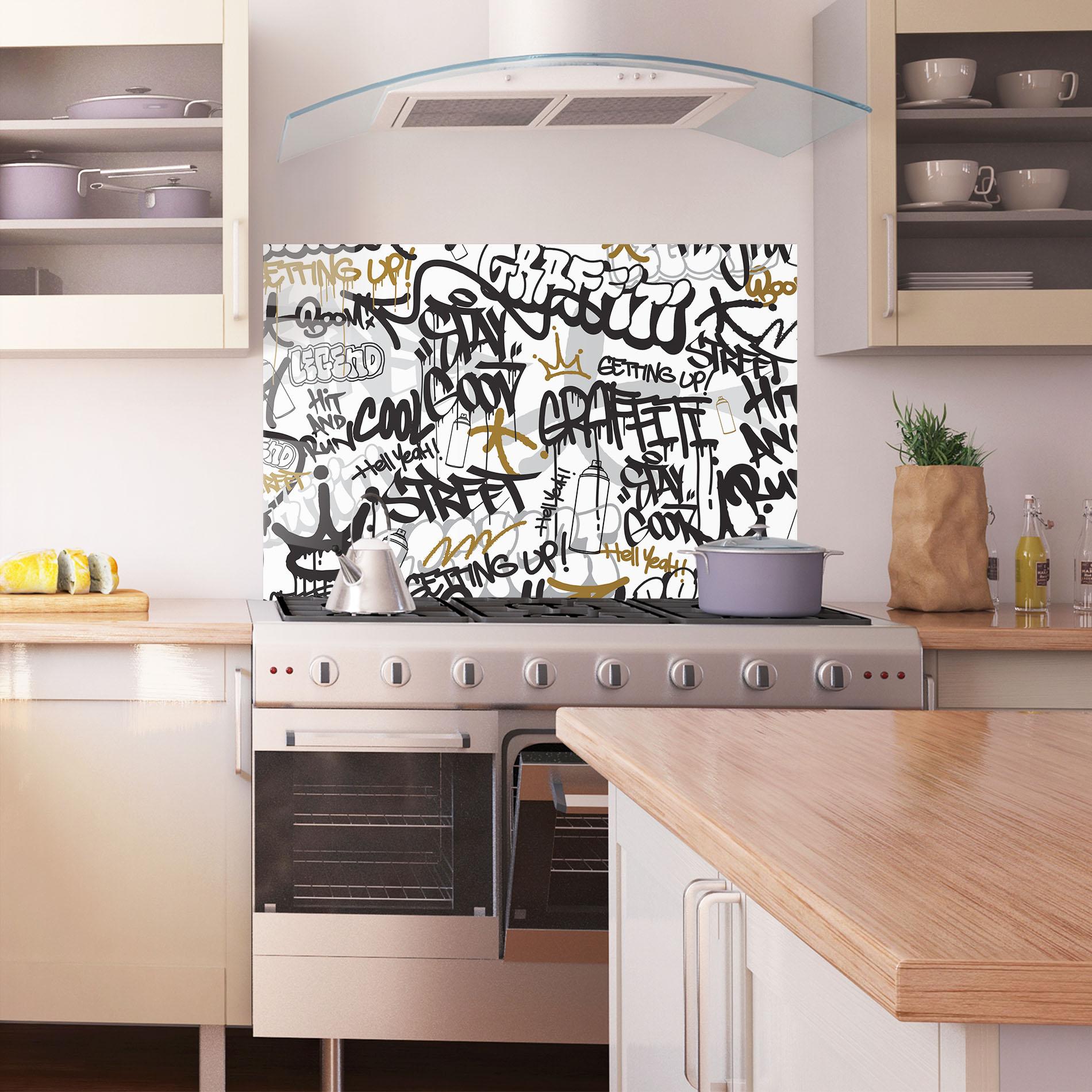 Küchenrückwand Glas Black Yellow Graffiti mockup 1