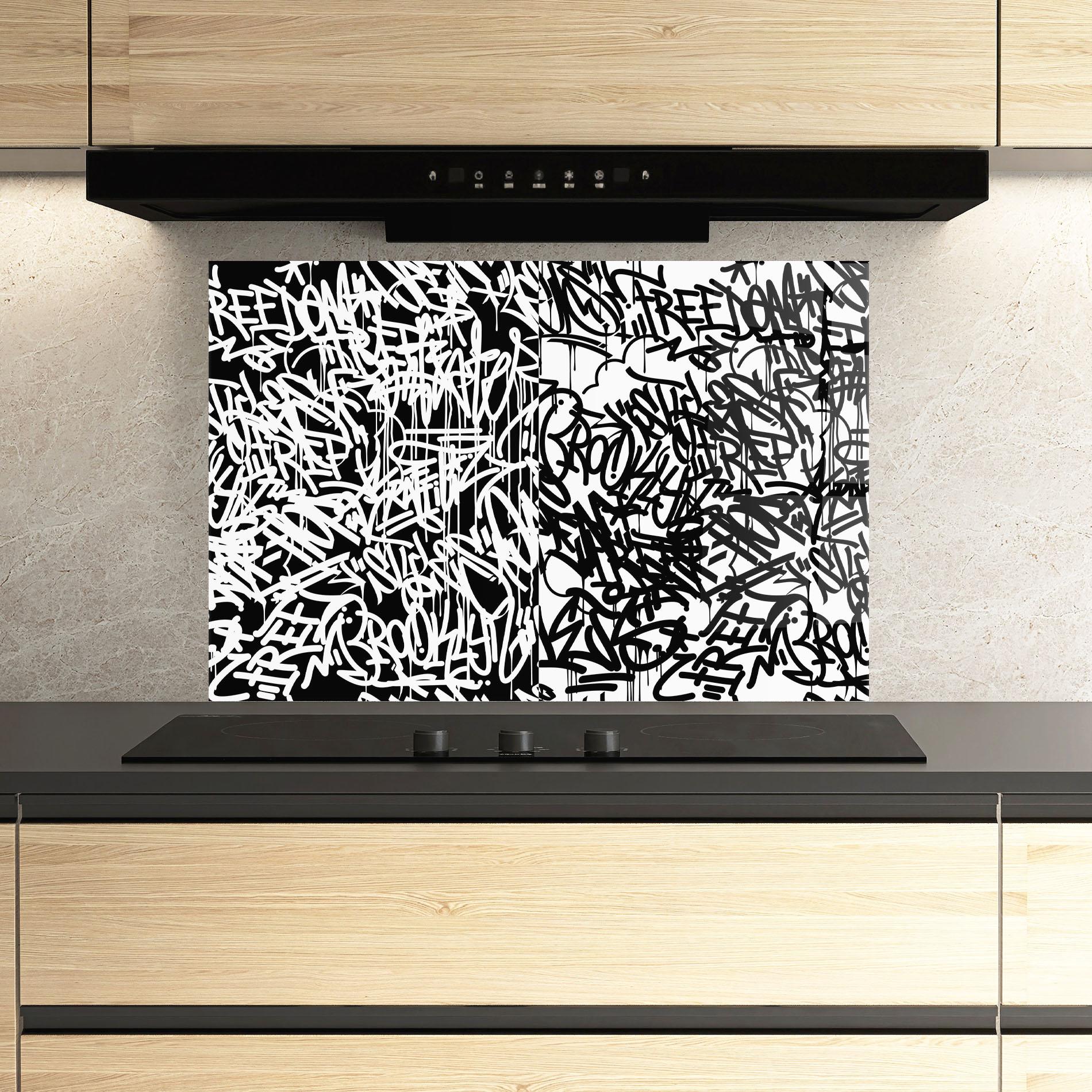 Küchenrückwand Glas Black White Graffiti mockup 3